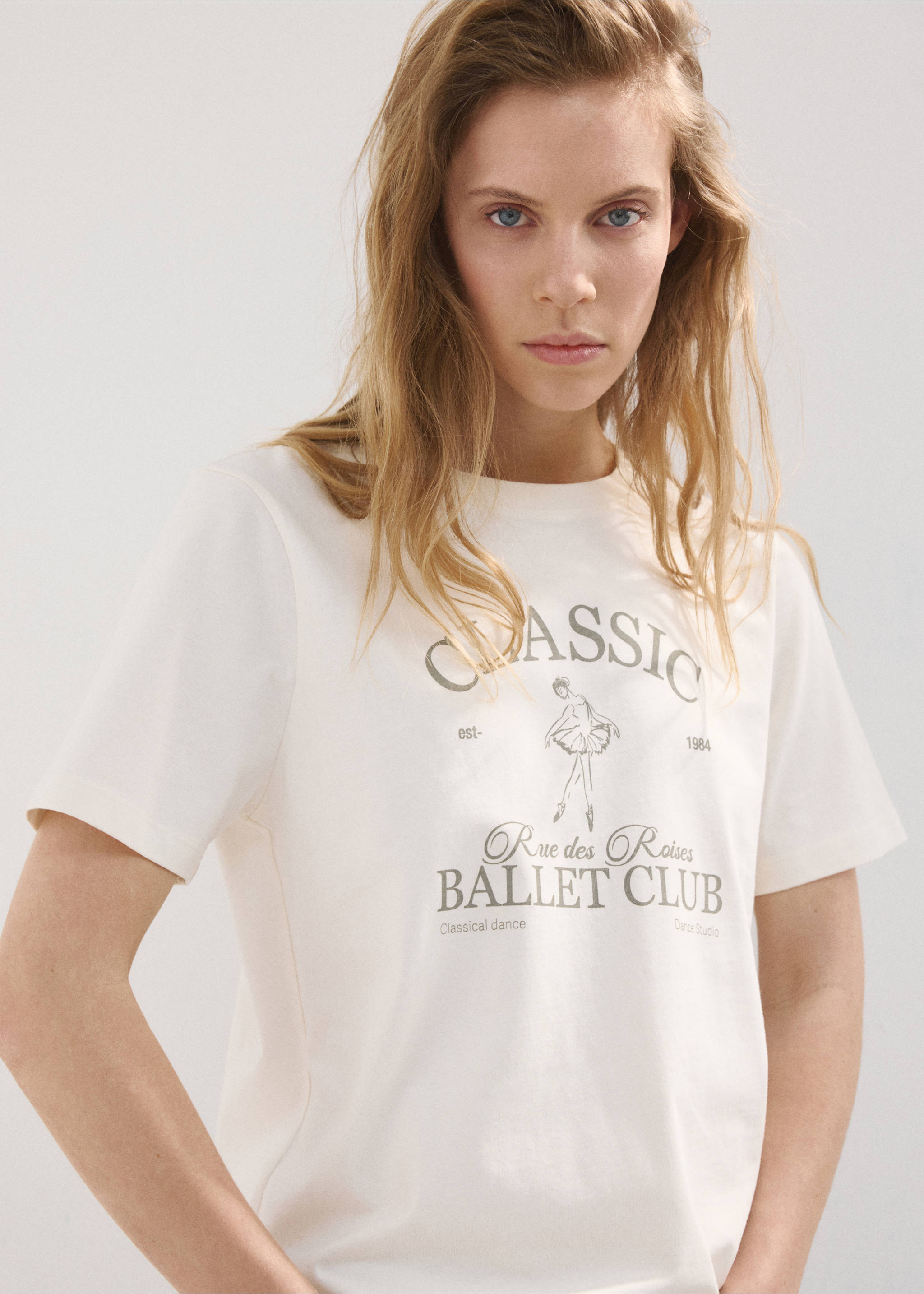 T-shirt imprimé manches courtes - Plan moyen, Blanc cassé. Ref: 27007806-00.