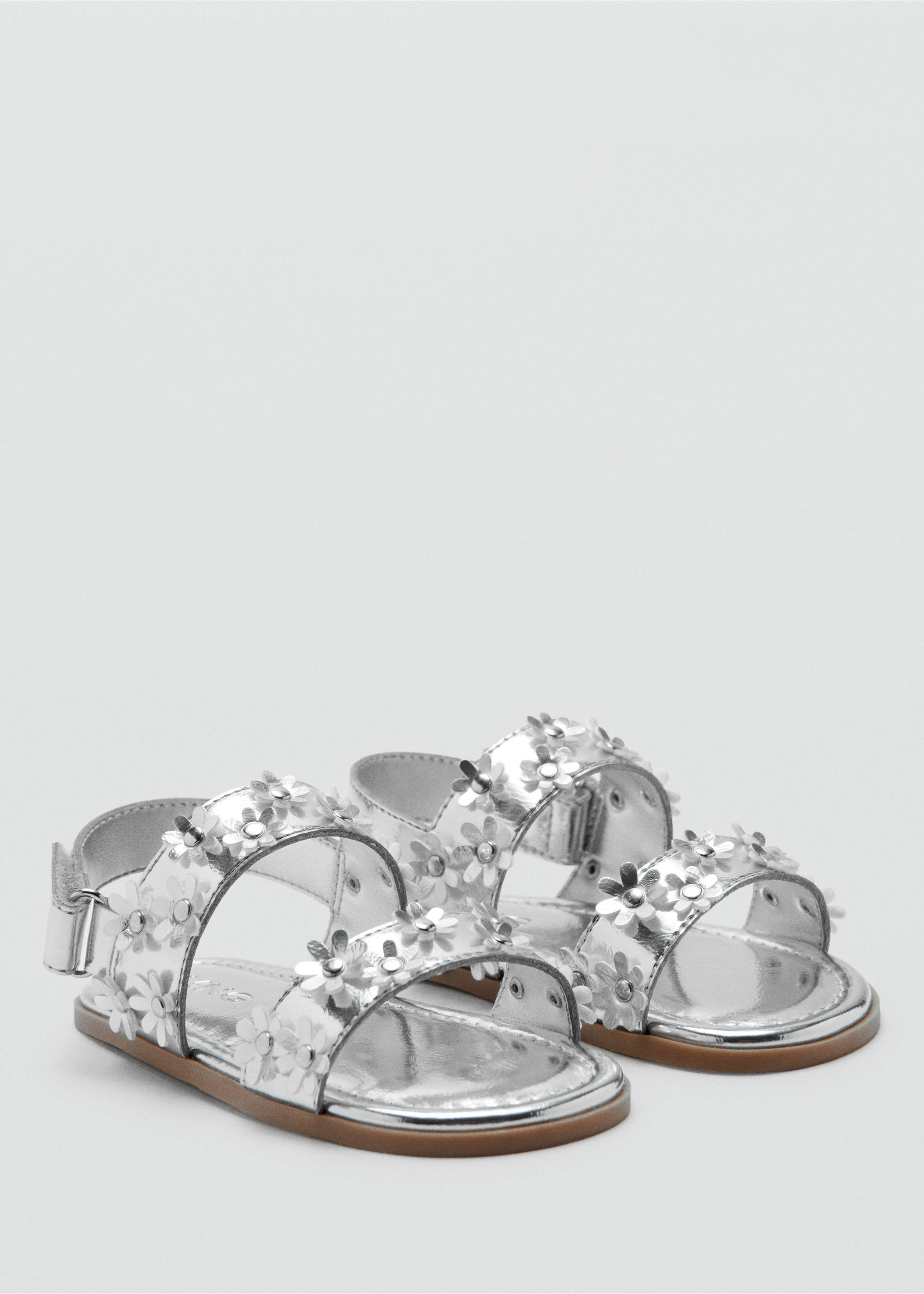 Sandalia metalizada flores - Plano medio, Plata. Ref: 27007897-00.