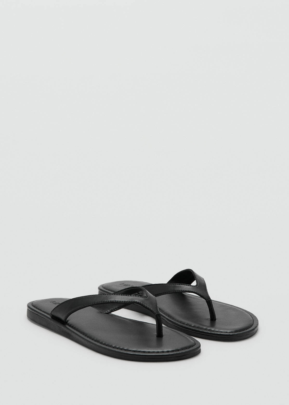 Toe thong sandals — Black