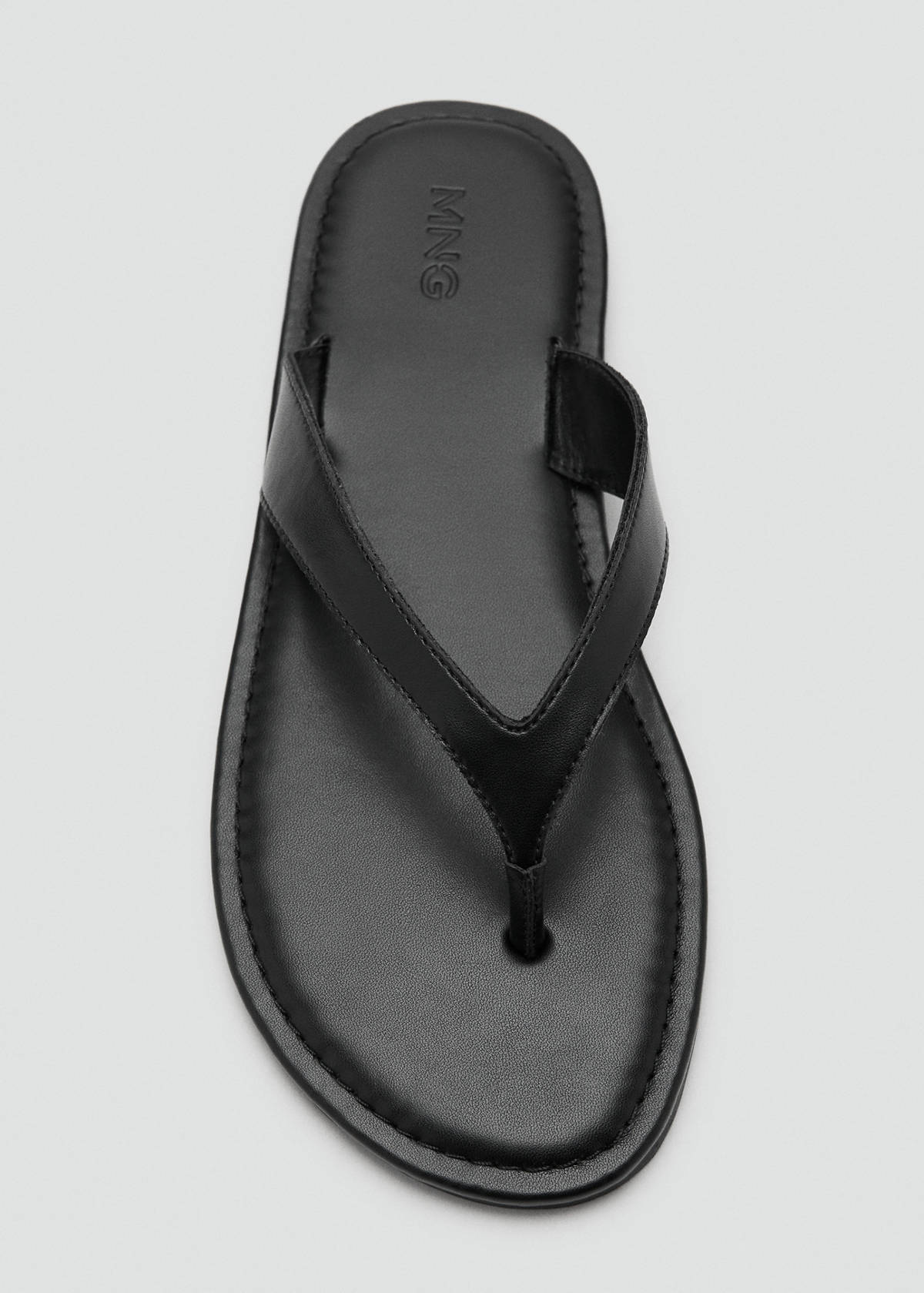 Toe thong sandals — Black
