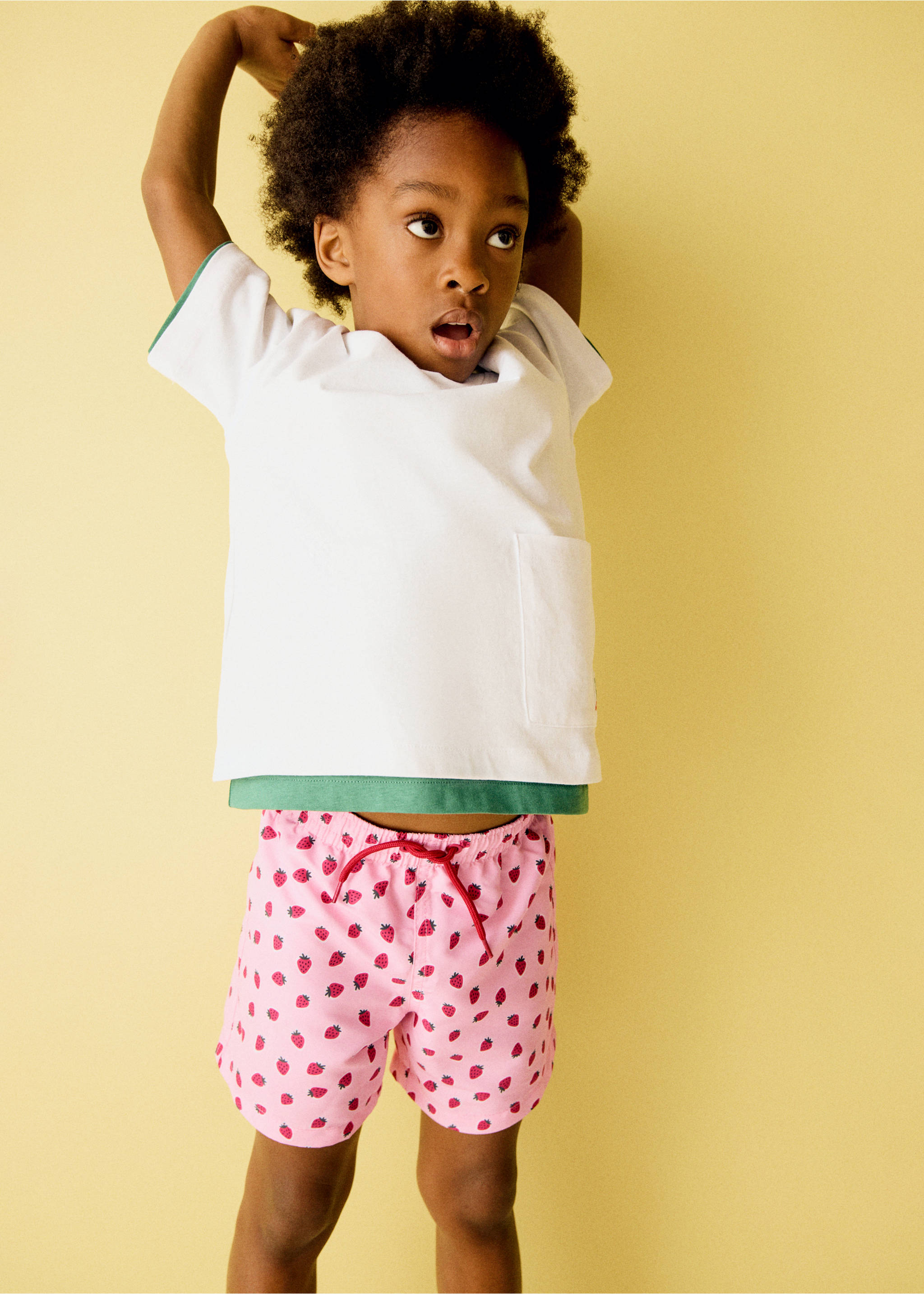 Jordbærmønstret badedrakt - Halvtotal bildeutsnitt, Rosa. Ref: 27007908-00.