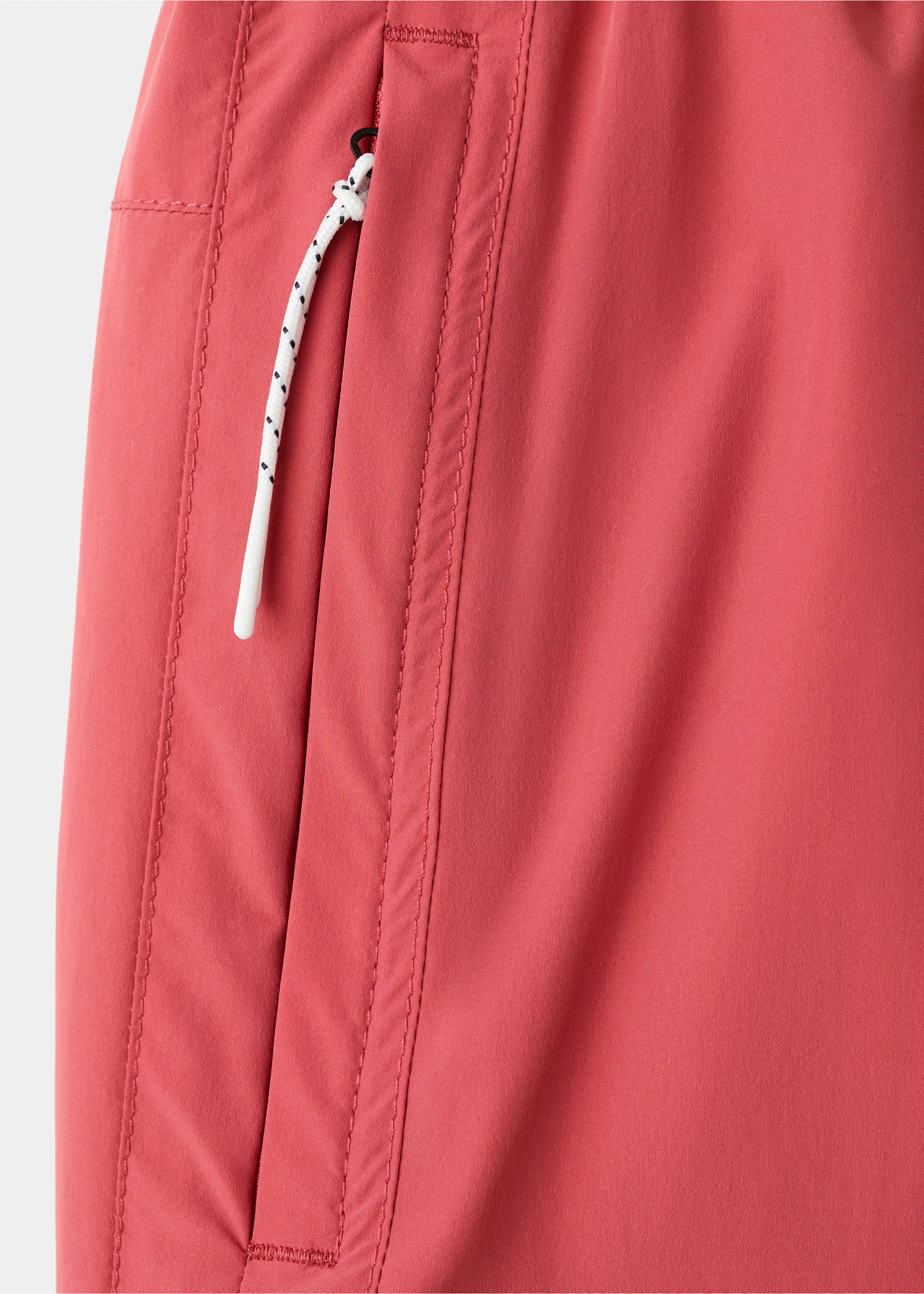 Swimsuit with zip pockets - Details of the article 8, Red. Ref: 27007916-00.