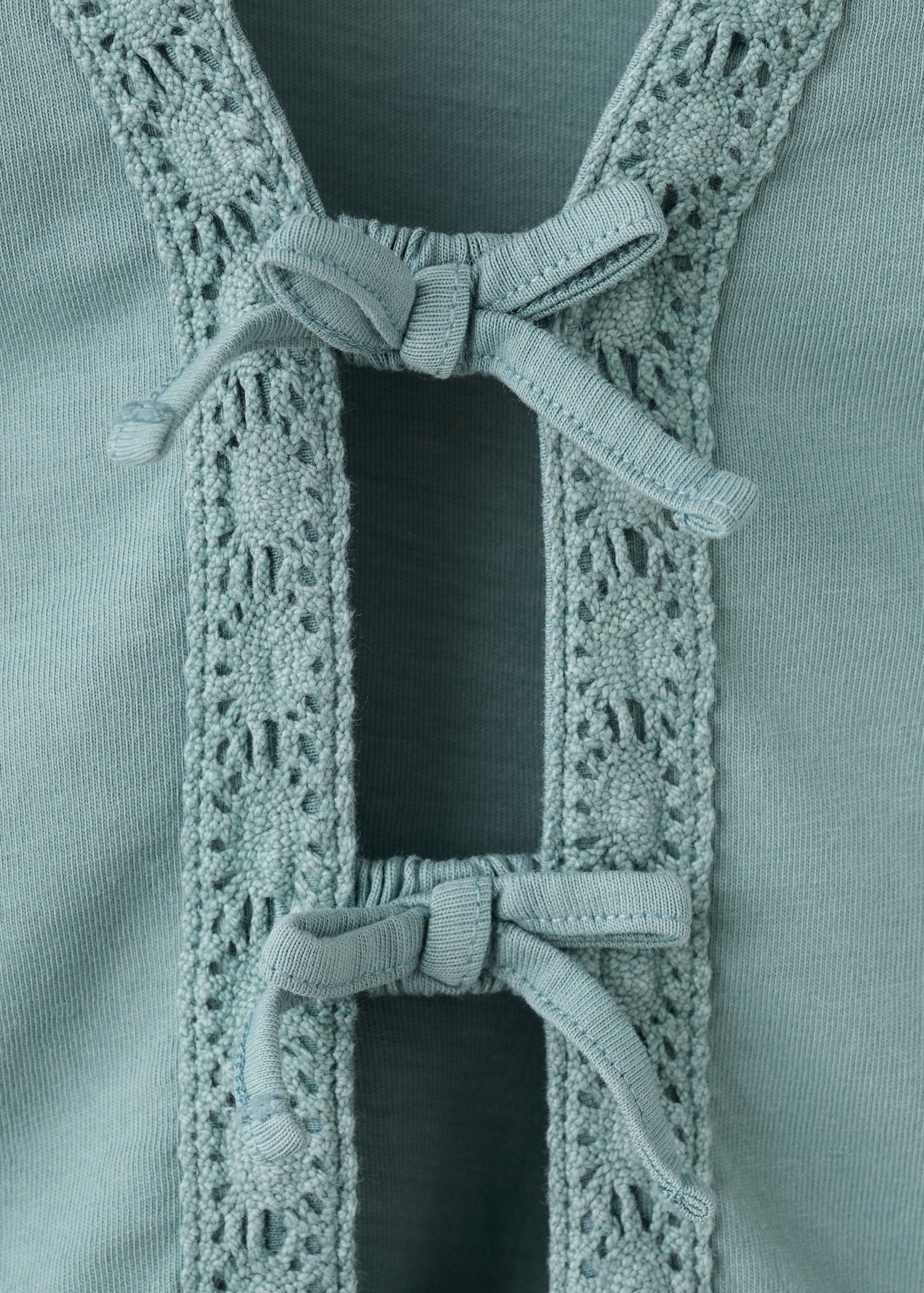 Топ с завязками и вышивкой - Деталь изделия 8