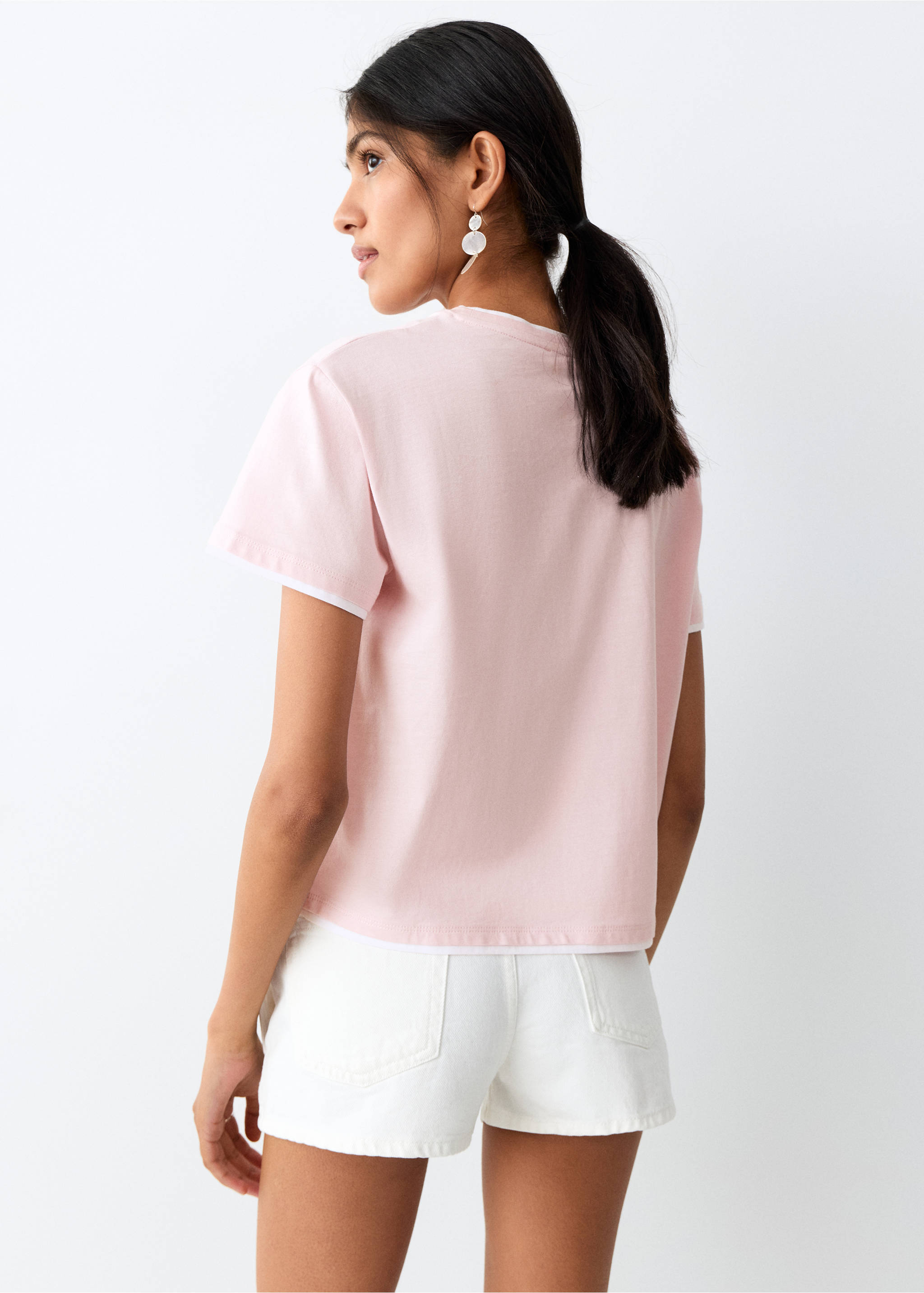 تيشيرت بأكمام قصيرة بتأثير مزدوج - الجهة الخلفية للمنتج, أرجواني. Ref: 27008667-00.