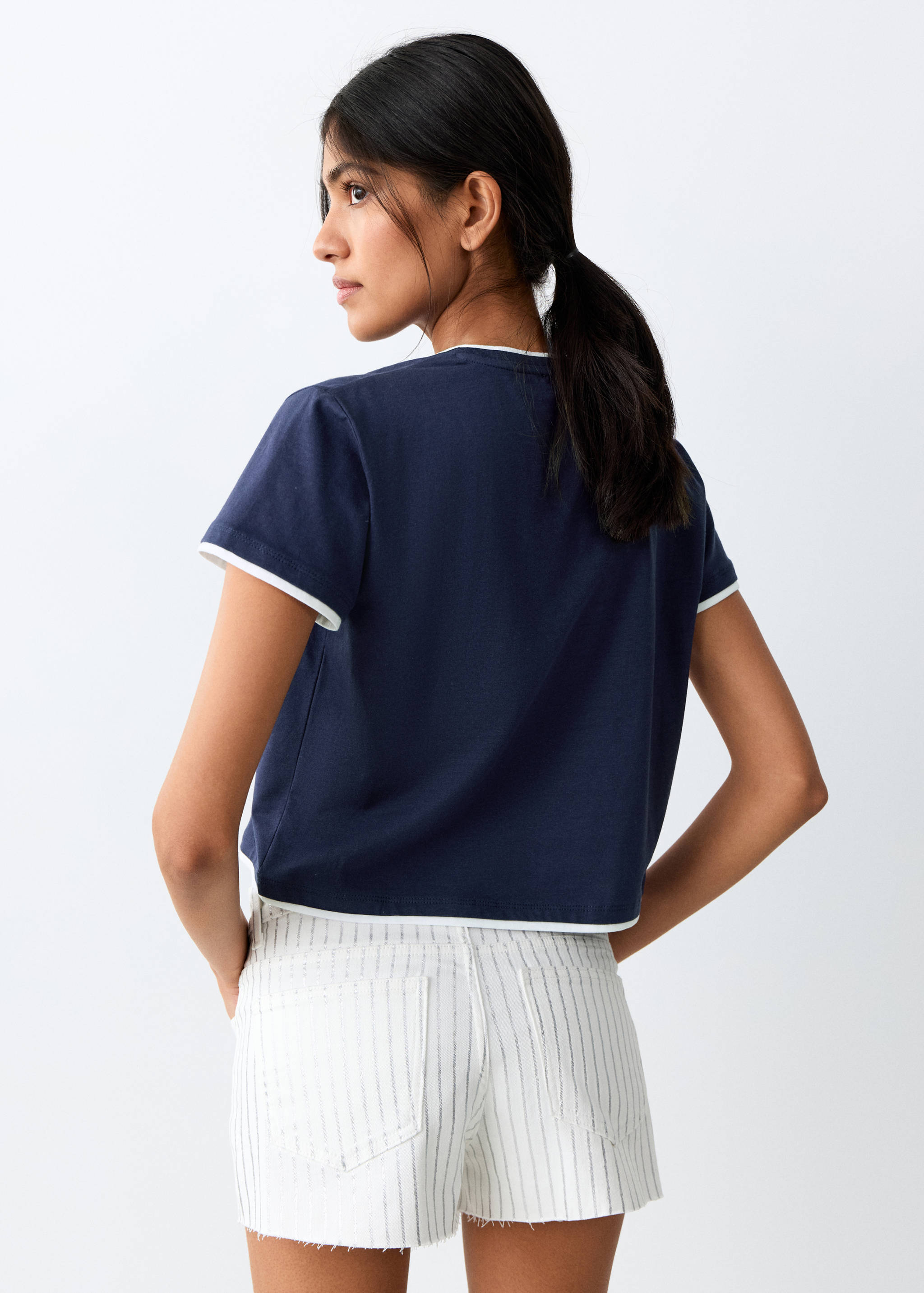 Short sleeve double-layer effect T-shirt - Reverse of the article