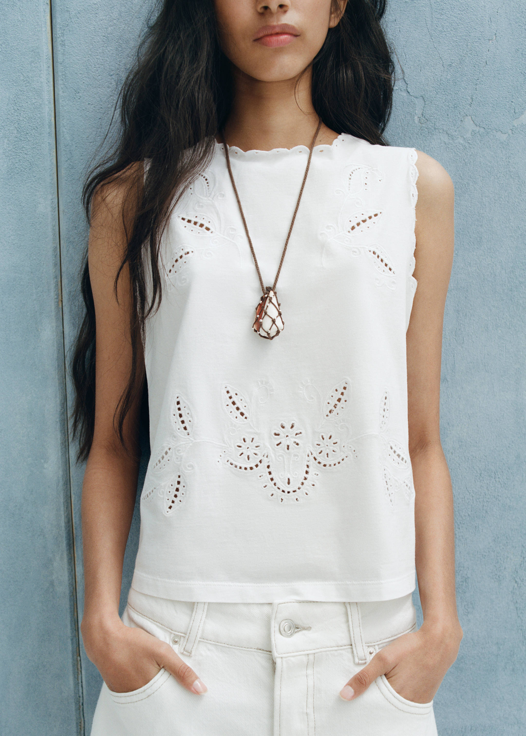 Top brodé ajouré - Détail de l'article 6