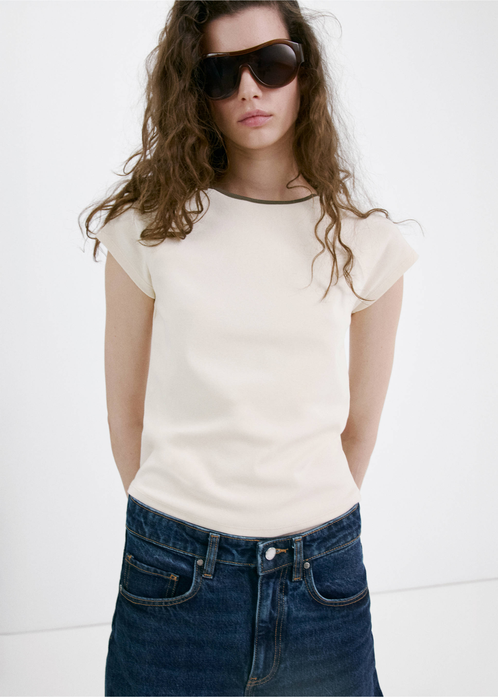 Cotton T-shirt with contrast piping - Medium plane, Ecru. Ref: 27009079-00.