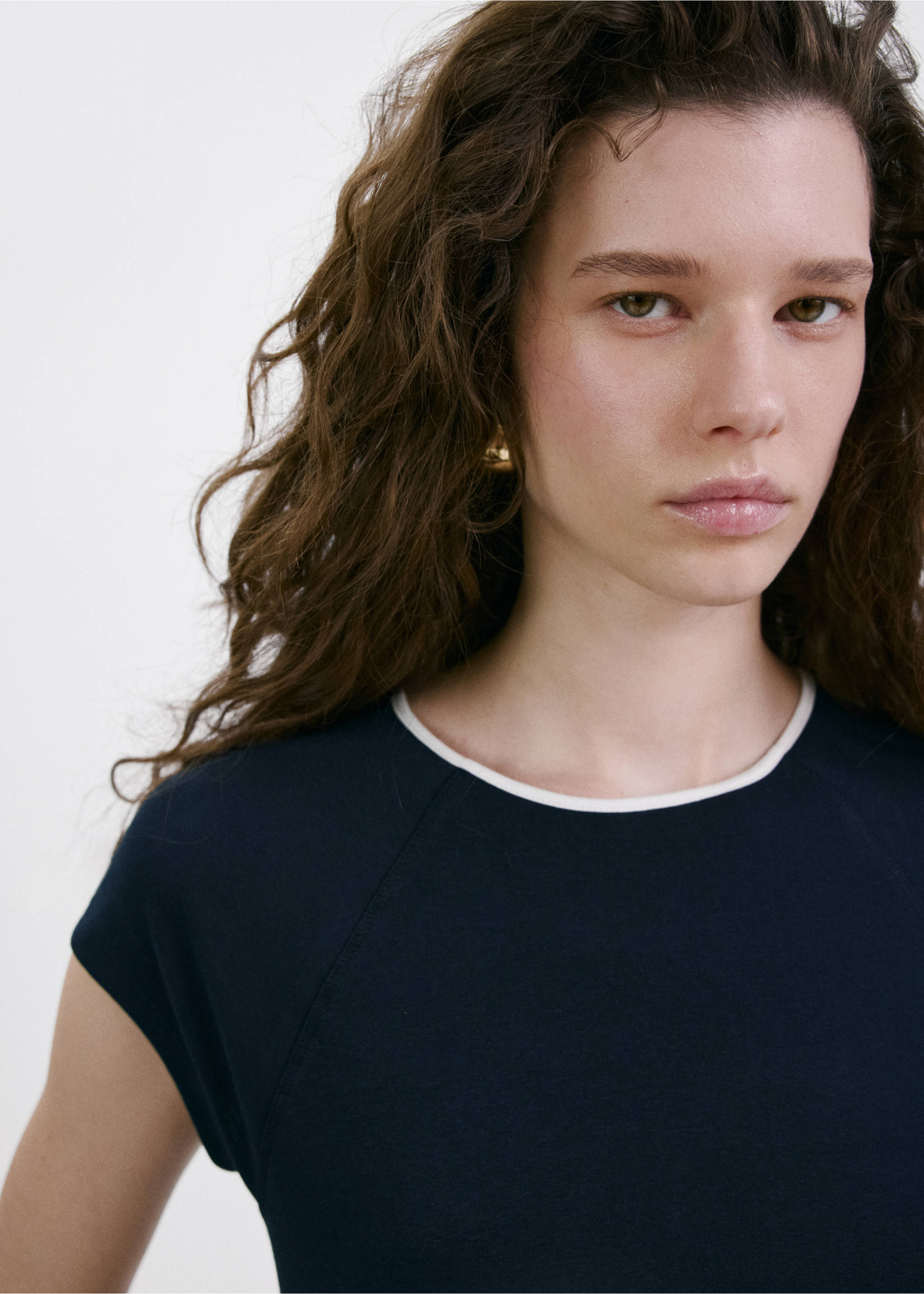 Cotton T-shirt with contrast piping - Details of the article 1, Dark Navy. Ref: 27009079-00.