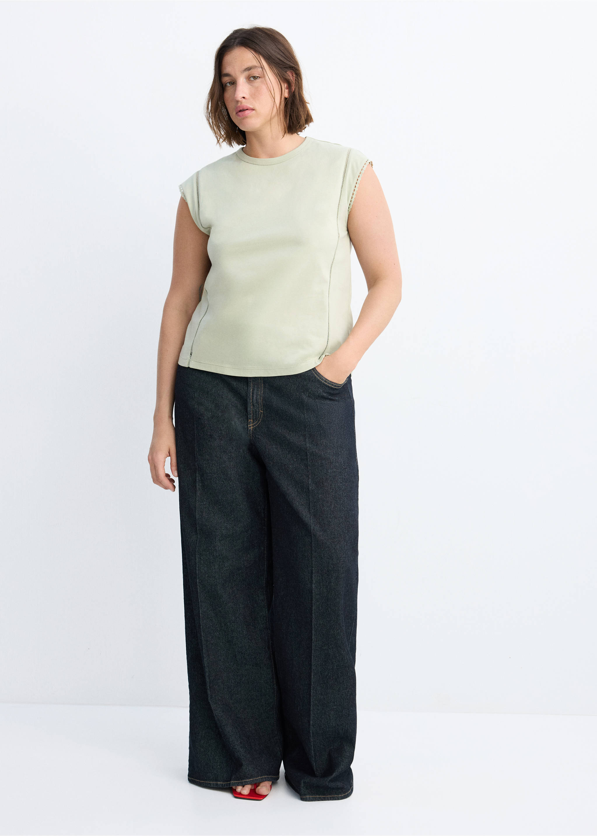 Embroidered cutwork cotton T-shirt - Details of the article 3, Pastel Green. Ref: 27009081-00.