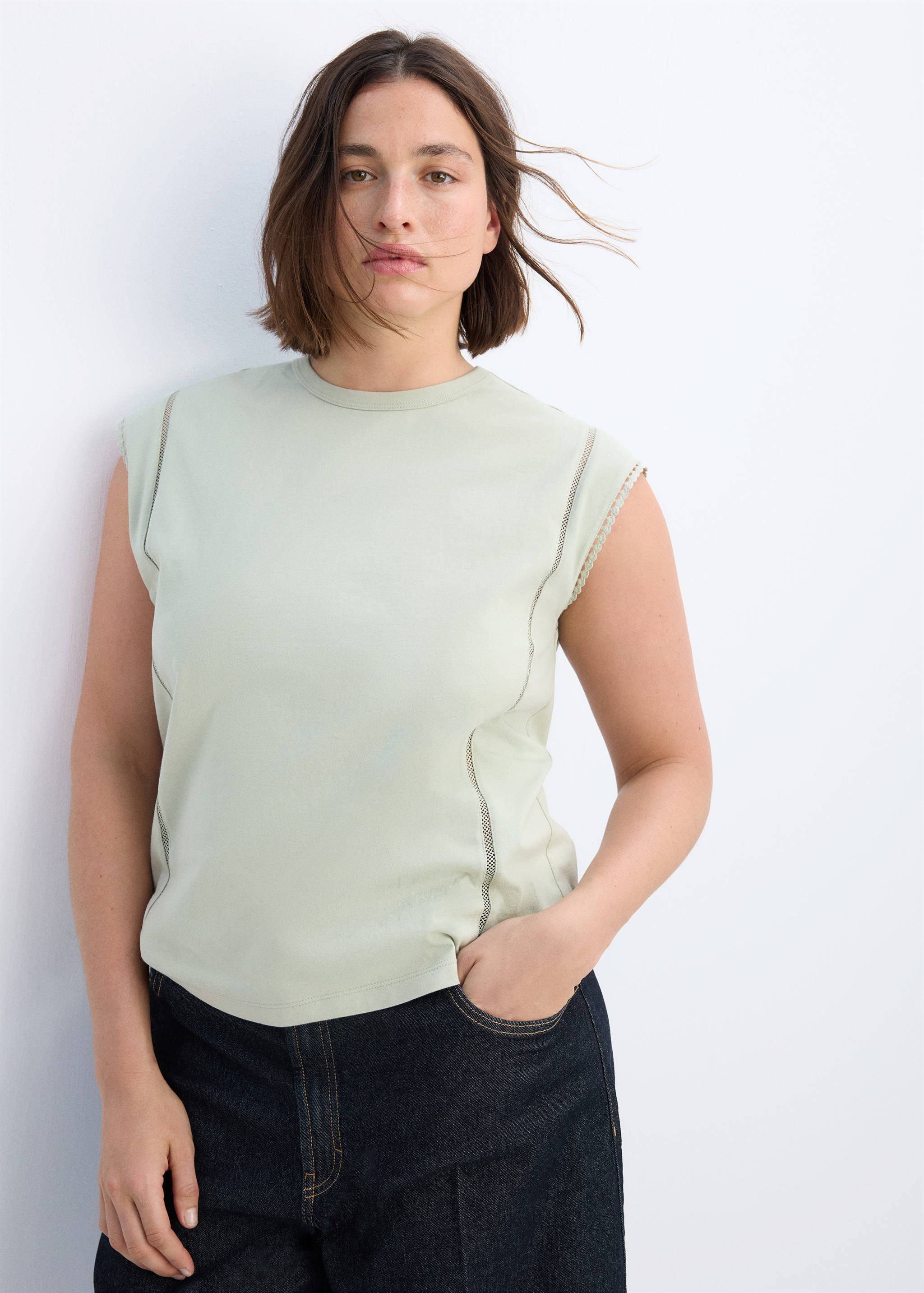 Embroidered cutwork cotton T-shirt - Details of the article 5