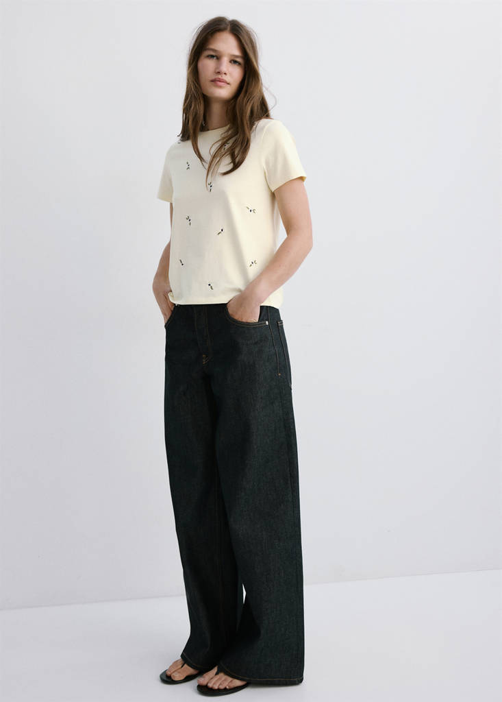 Floral-embroidered cotton t-shirt — Vanilla