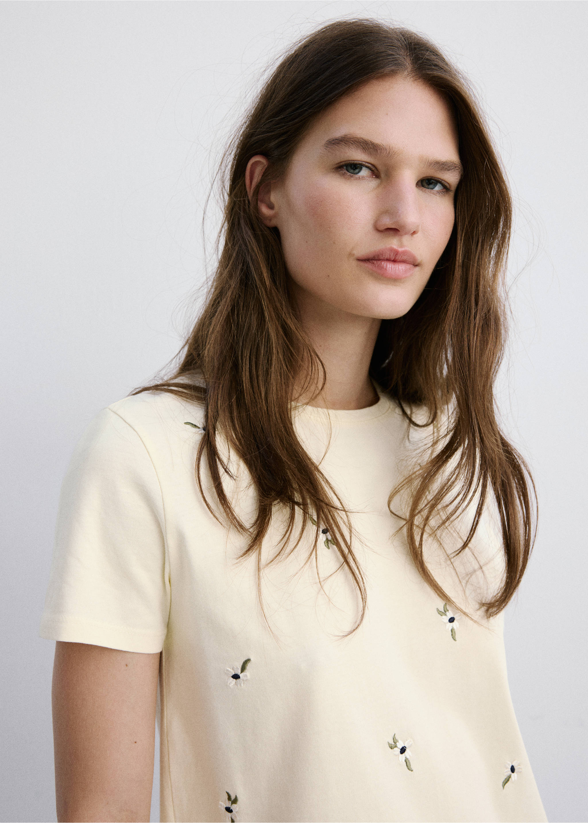 Floral-embroidered cotton t-shirt - Medium plane, Vanilla. Ref: 27009082-00.