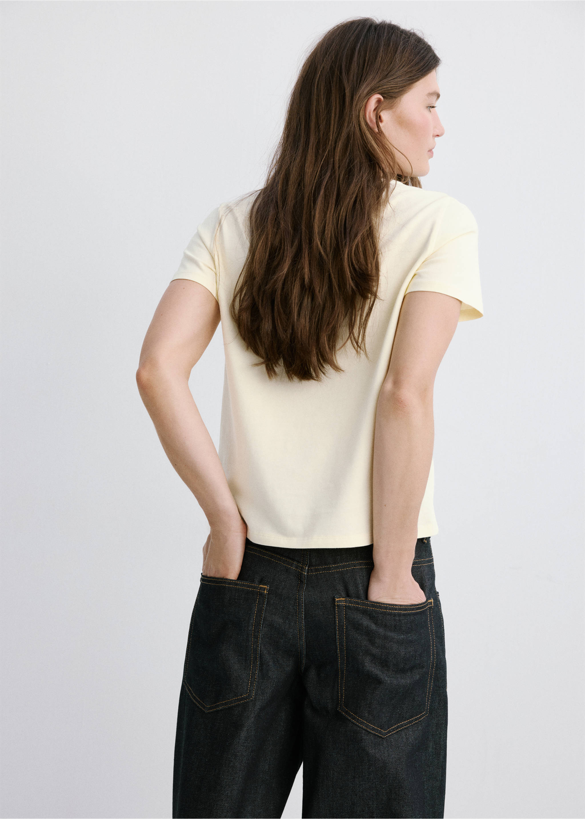 Floral-embroidered cotton t-shirt - Reverse of the article, Vanilla. Ref: 27009082-00.