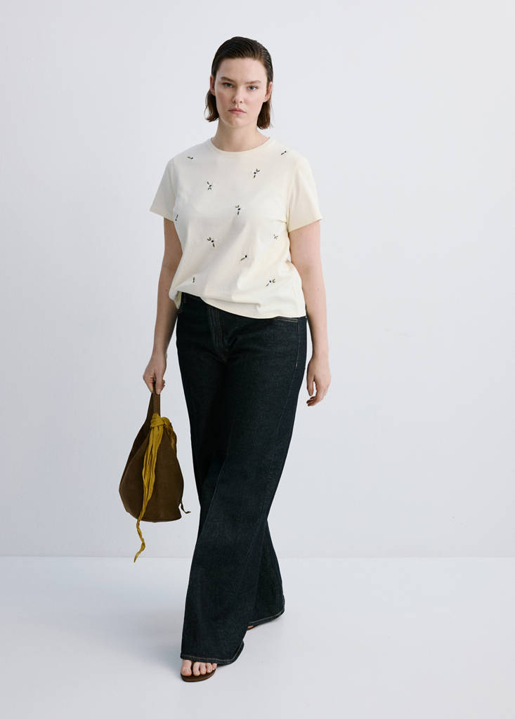 Floral-embroidered cotton t-shirt — Vanilla