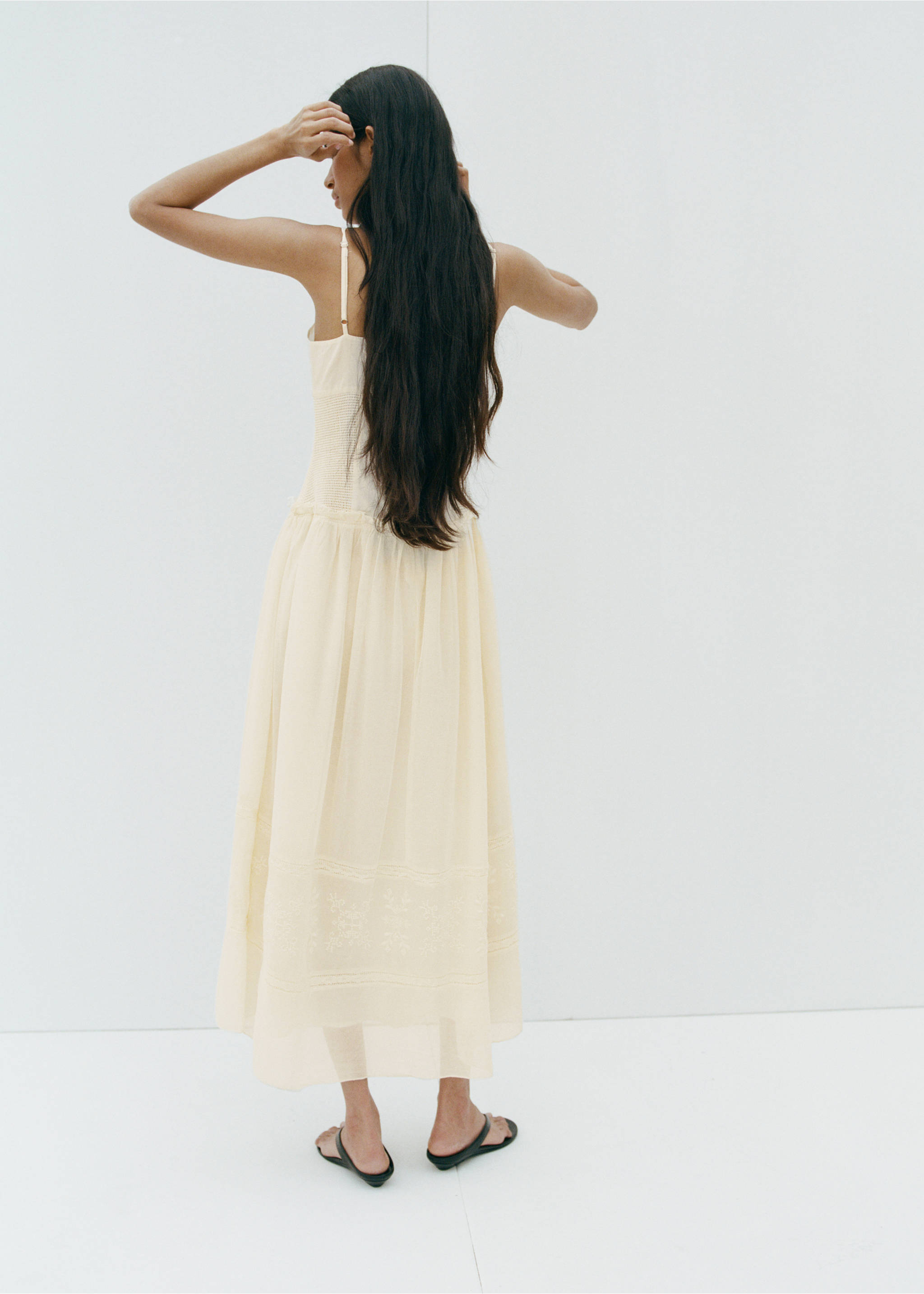 Embroidered detail dress - Reverse of the article, Off White. Ref: 27009084-01.