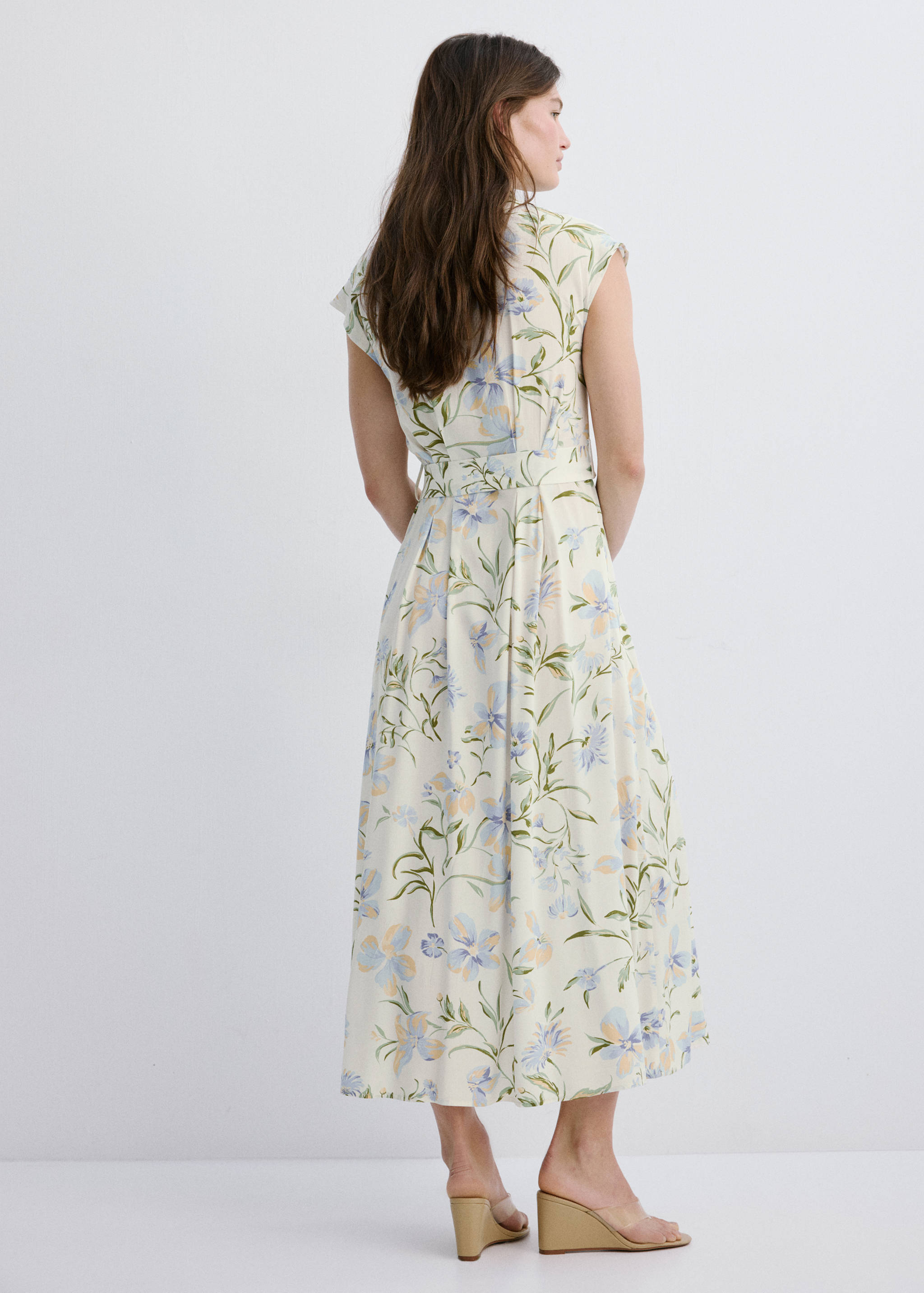 Vestido fluido com estampado floral - Verso do artigo