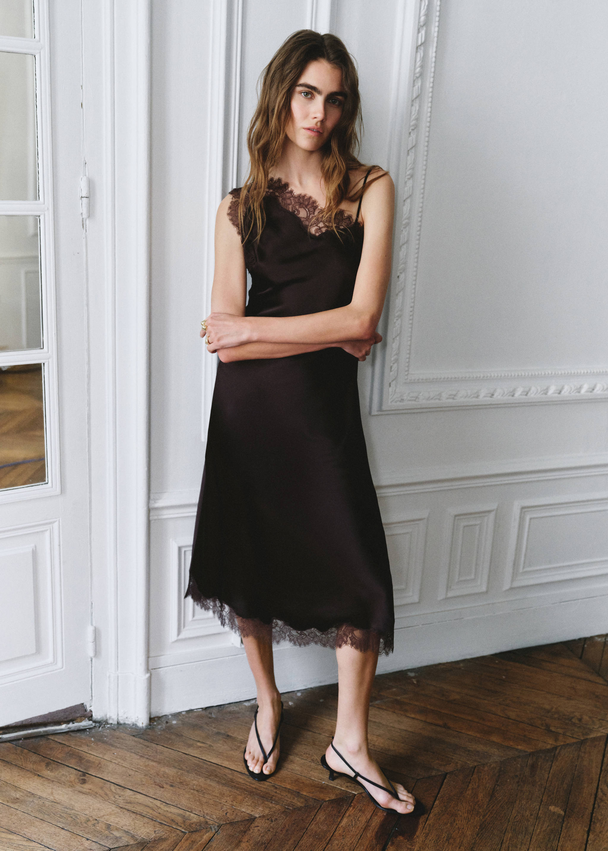 Asymmetric satin lace dress - General plane