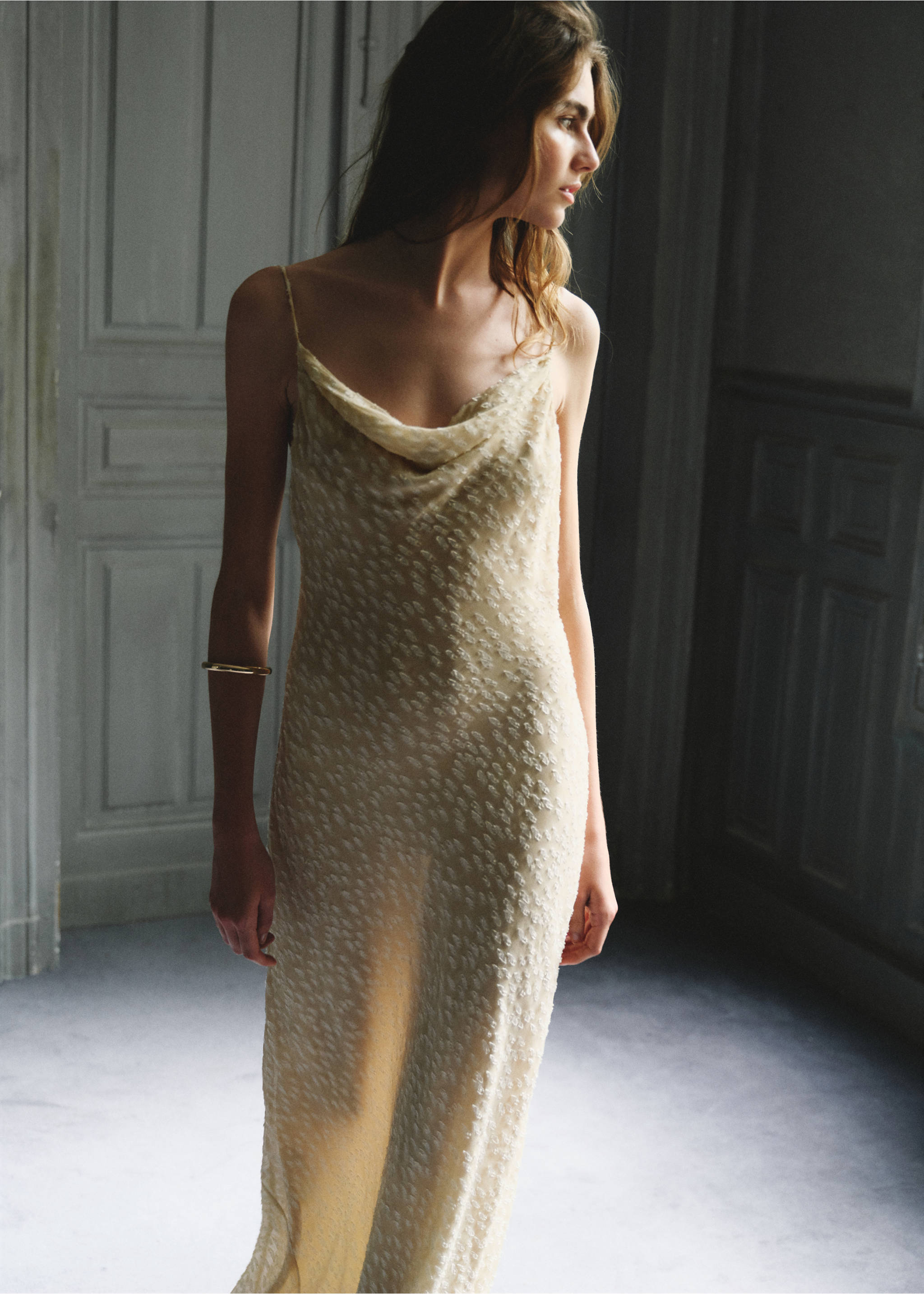 Long dress with draped neck - Medium plane, Beige. Ref: 27009088-00.