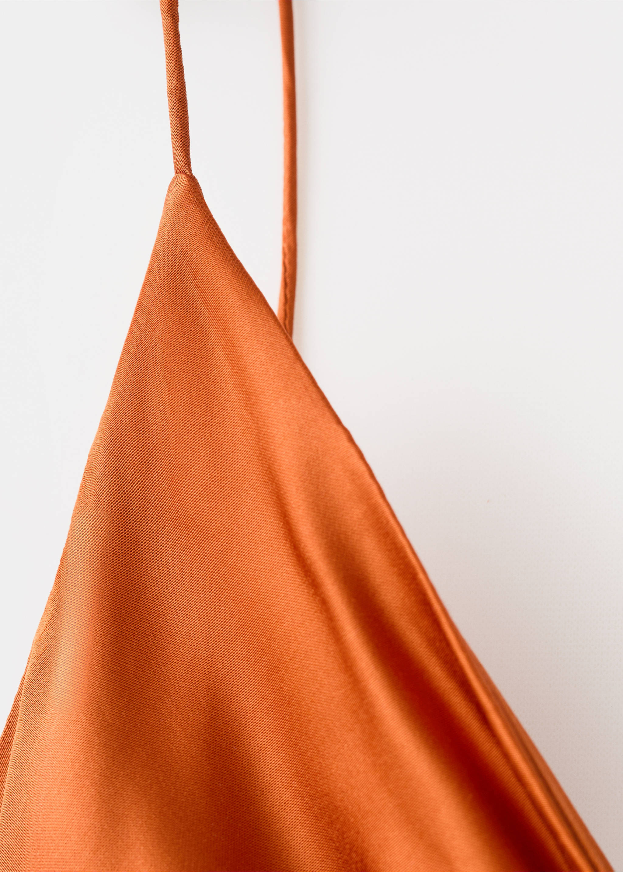 Vestido satinado escote pico fruncido - Detalle del artículo 0, Naranja. Ref: 27009090-00.