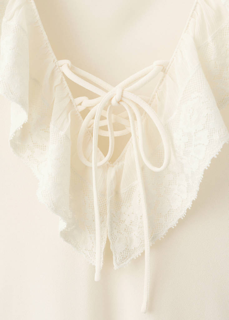 V-neck ruffled dress — Vanilla