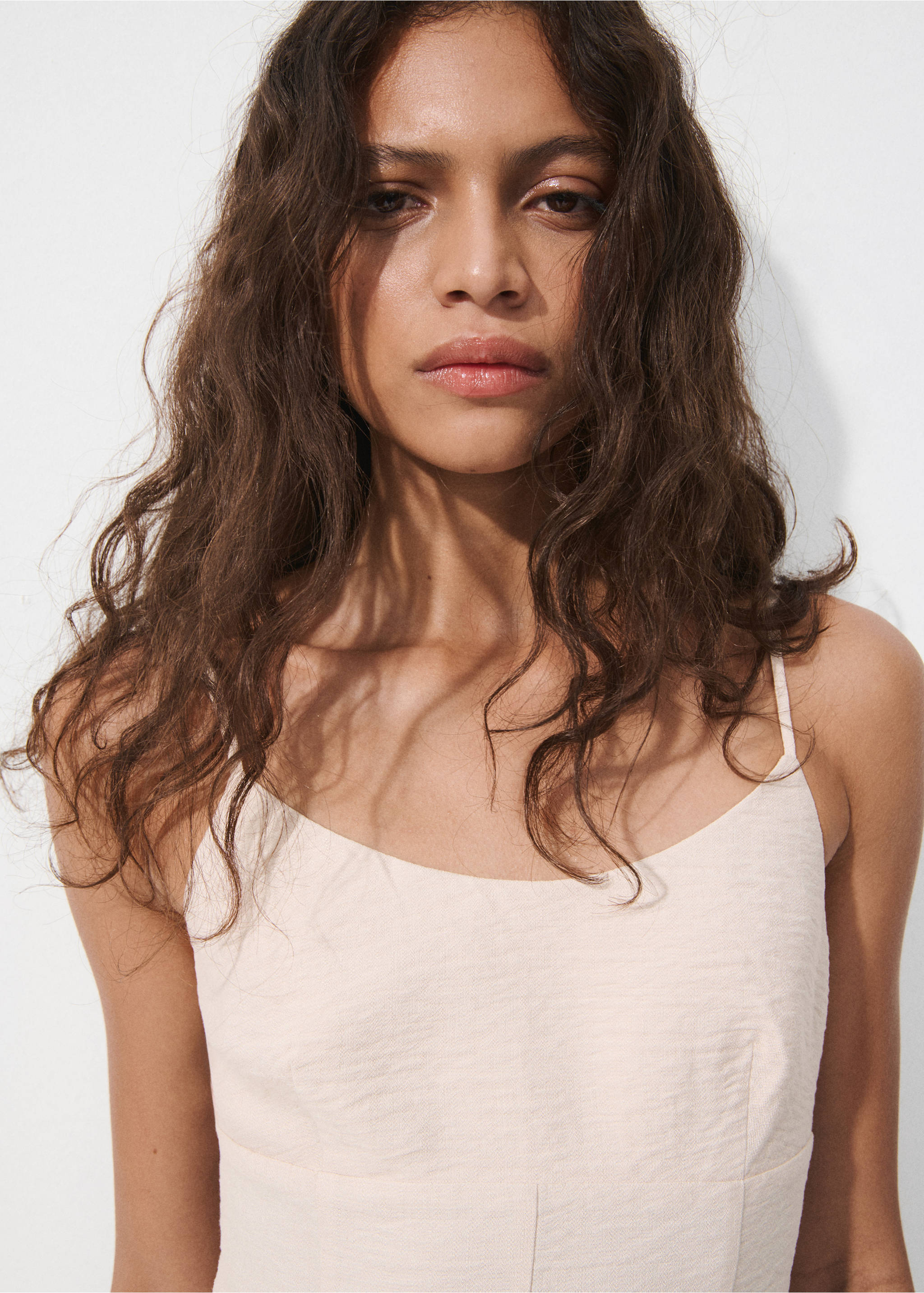 Short flowy dress - Details of the article 1, Sand. Ref: 27009095-00.