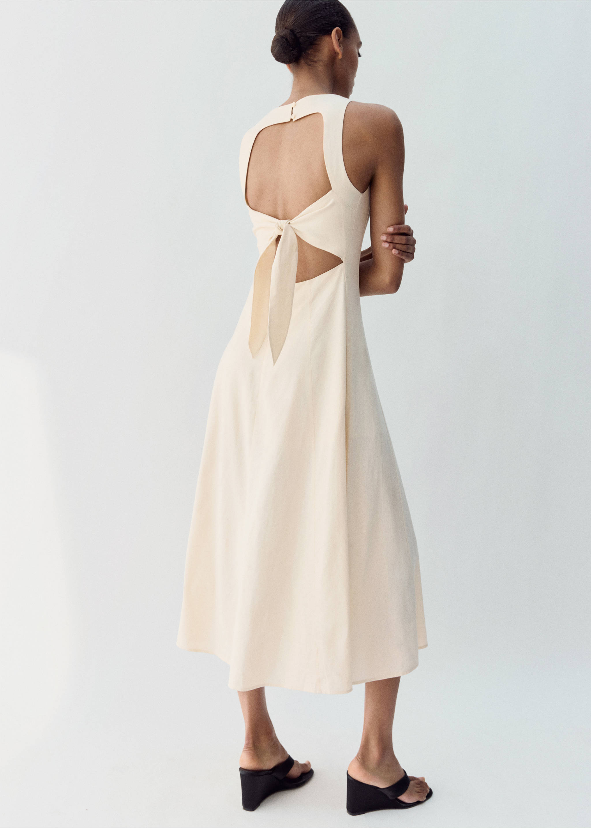 Vestido lino evasé - Reverso del artículo, Crudo. Ref: 27009098-01.