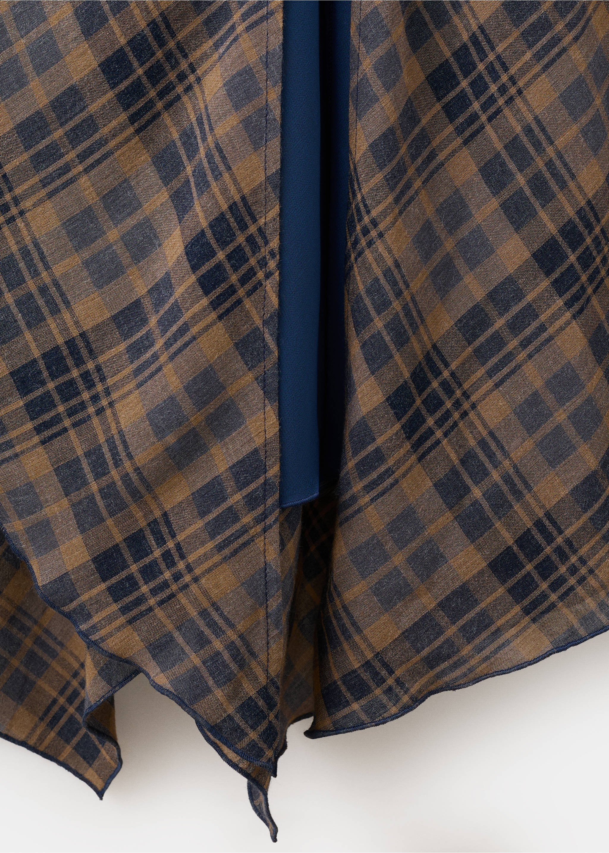 Robe asymétrique carreaux - Détail de l'article 8, Marron. Ref: 27009101-00.