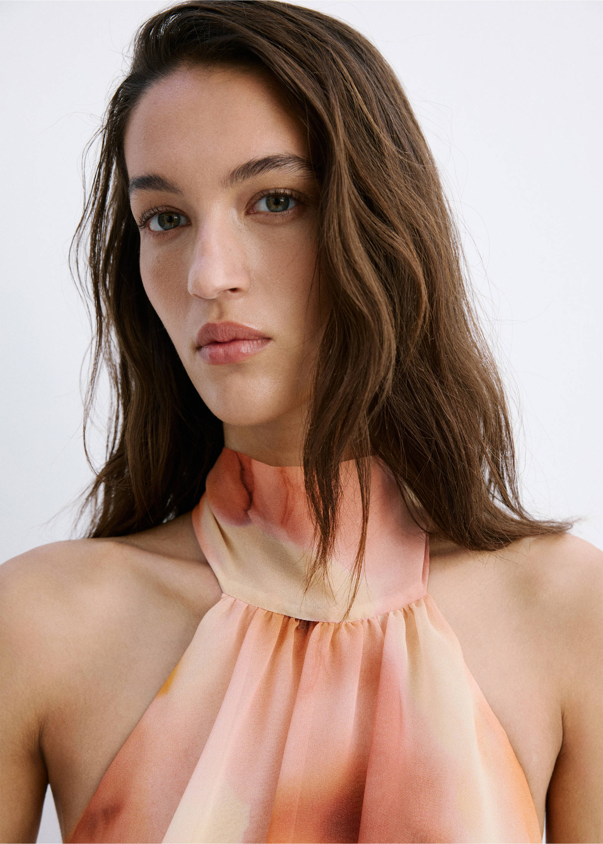 Halter-neck printed dress - Details of the article 1, Peach. Ref: 27009102-00.