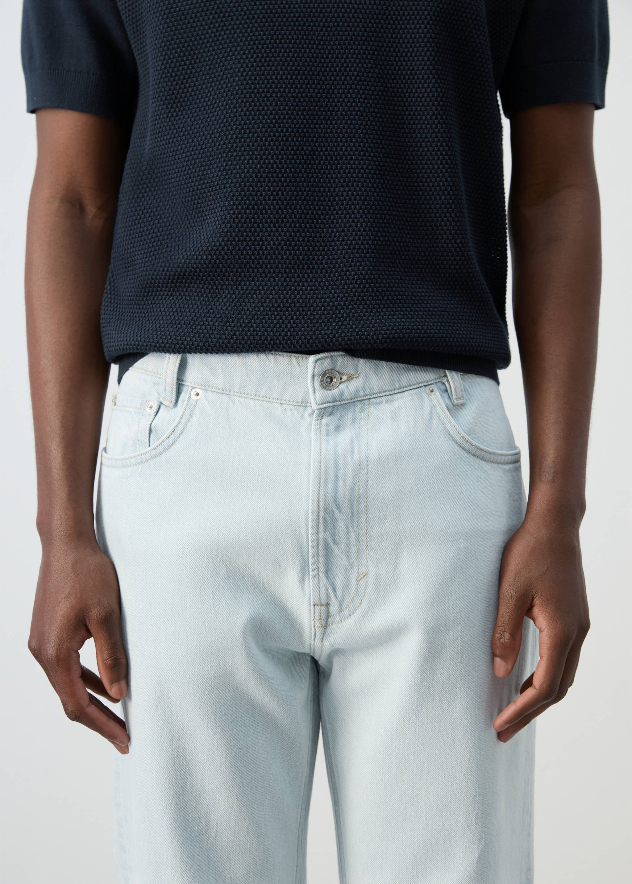 100% cotton regular fit jeans - Details of the article 1