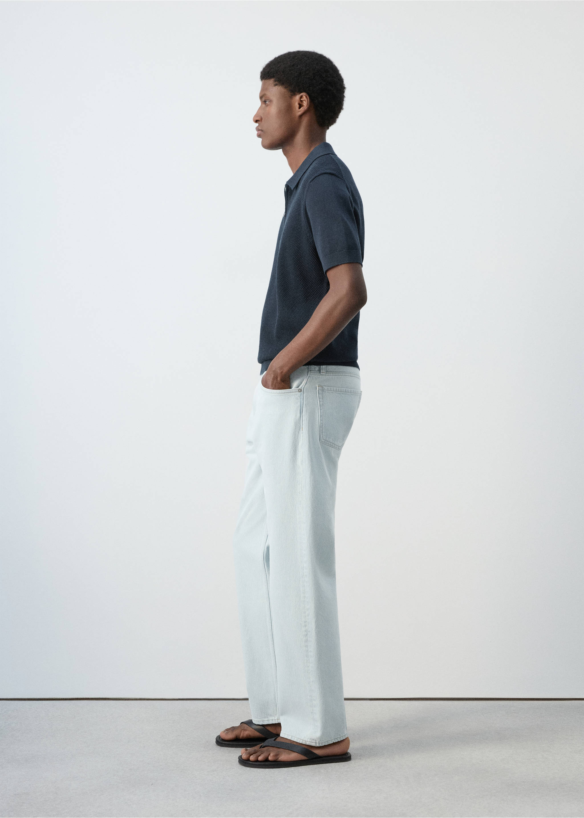 100% cotton regular fit jeans - Details of the article 2, Bleach Blue. Ref: 27009209-00.