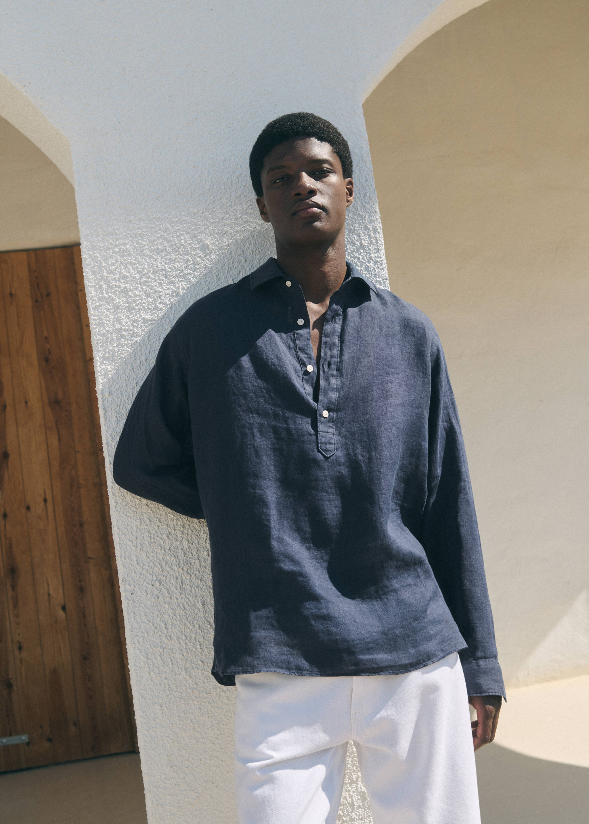 100% linen polo shirt - Details of the article 5, Indigo Blue. Ref: 27009214-00.