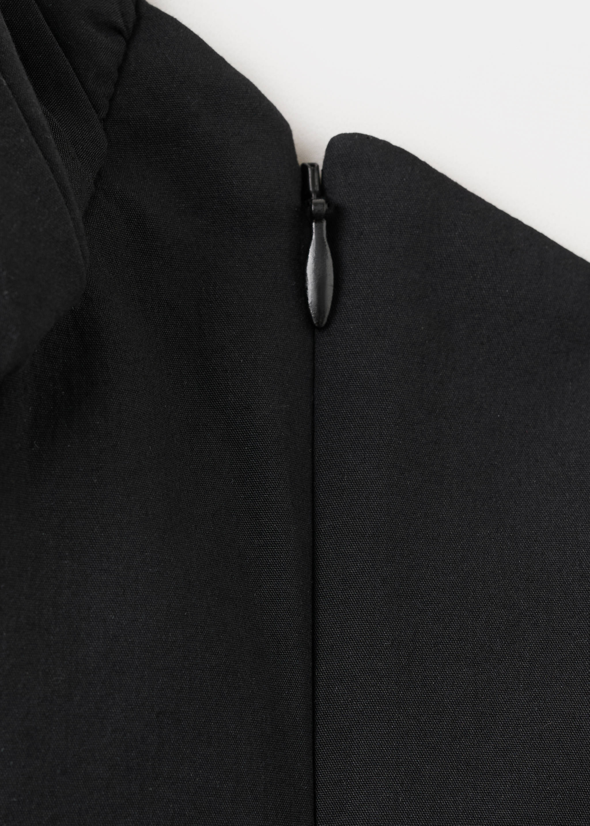 Cross-over halter dress - Details of the article 0