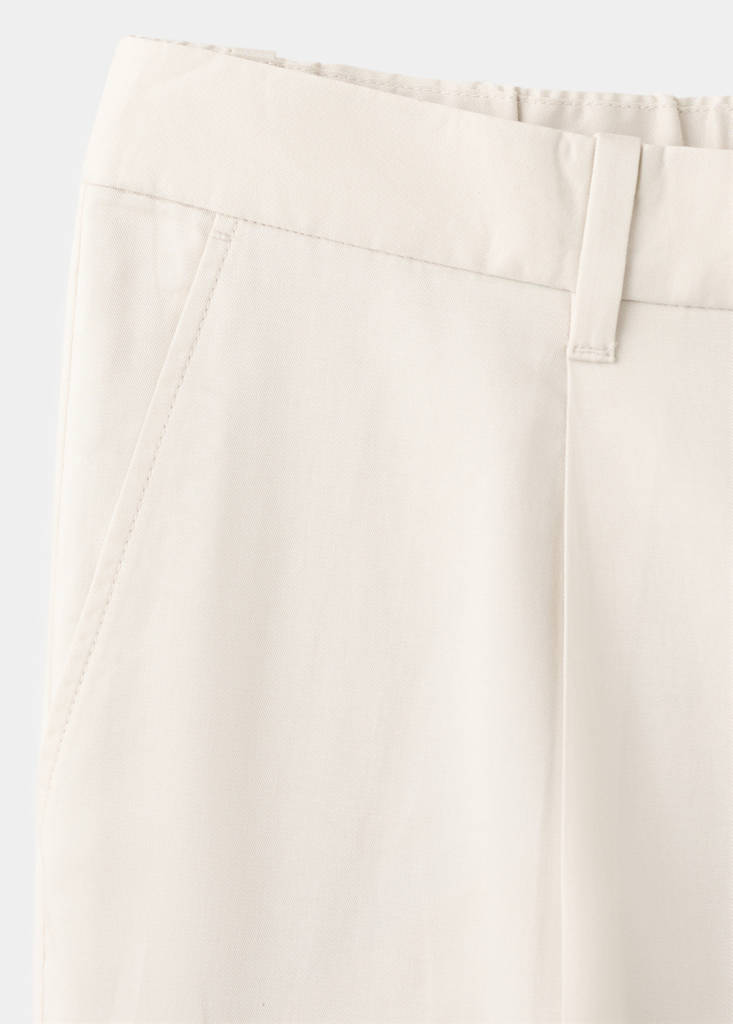 Regular-fit pleated flowy trousers — Beige