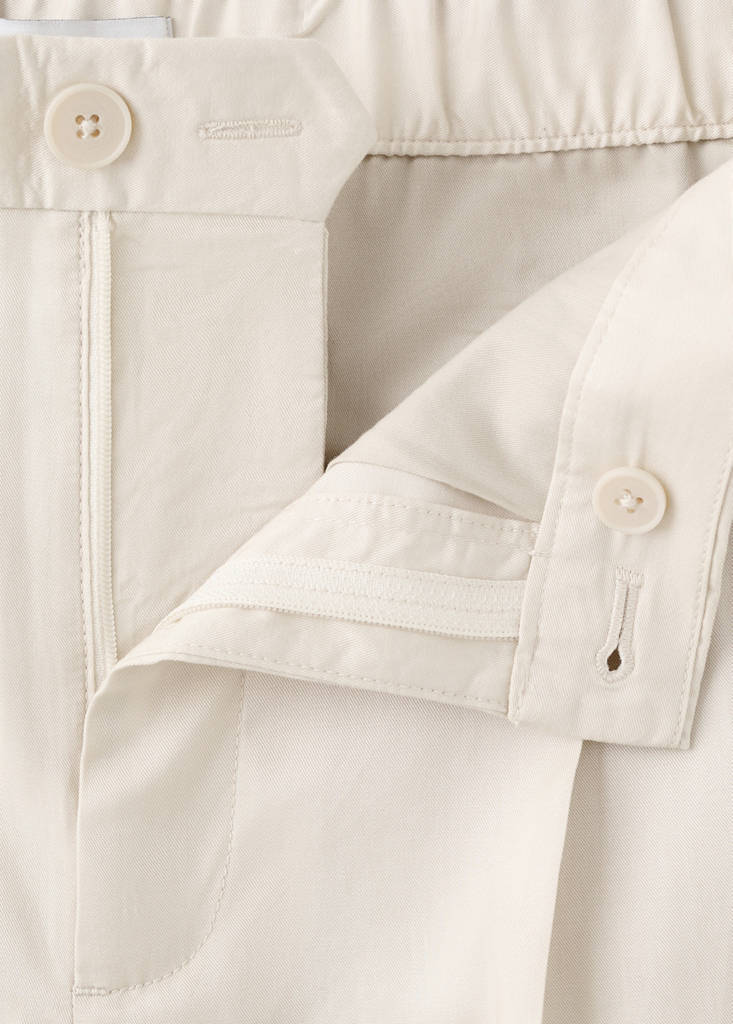 Regular-fit pleated flowy trousers — Beige