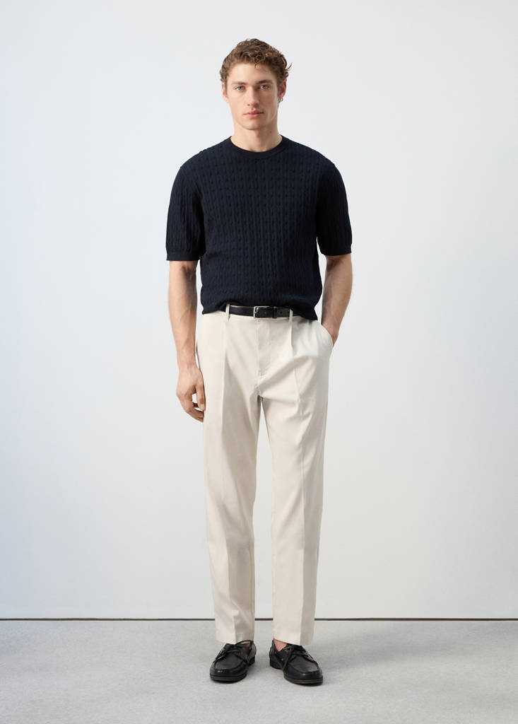 Regular-fit pleated flowy trousers — Beige