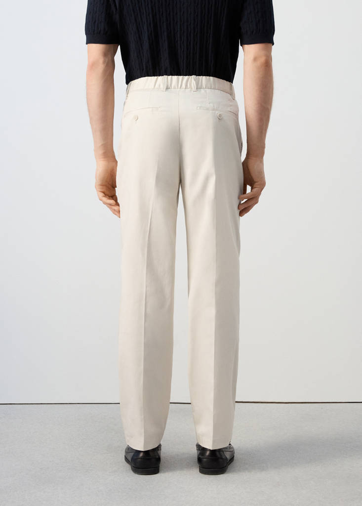 Regular-fit pleated flowy trousers — Beige