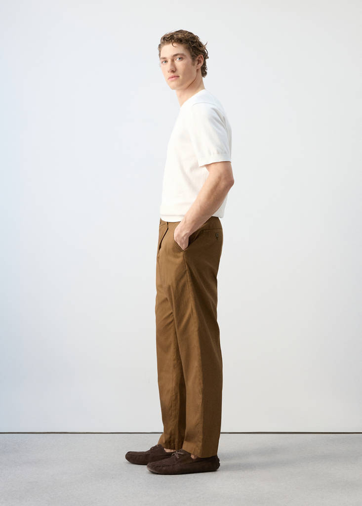 Regular-fit pleated flowy trousers — Brown