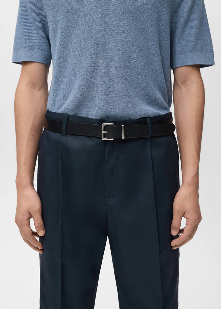 Regular-fit pleated flowy trousers — Navy