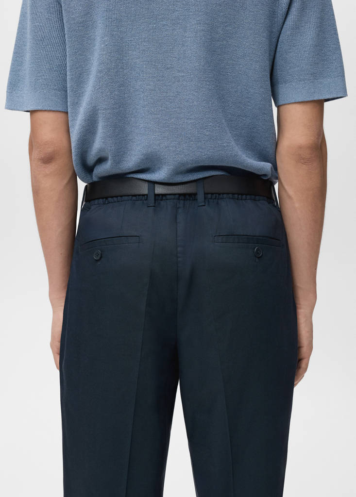 Regular-fit pleated flowy trousers — Navy