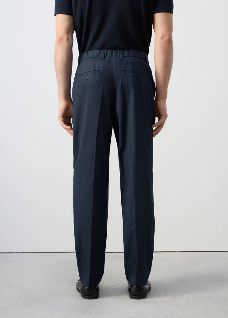 Regular-fit pleated flowy trousers — Navy