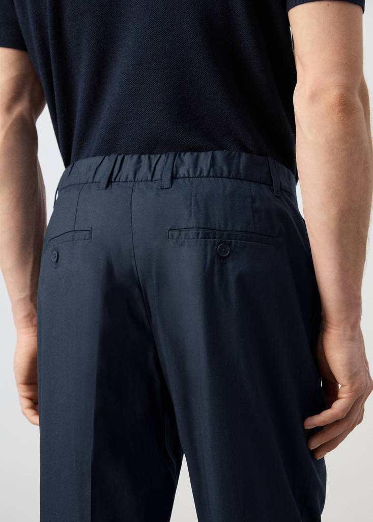 Regular-fit pleated flowy trousers — Navy