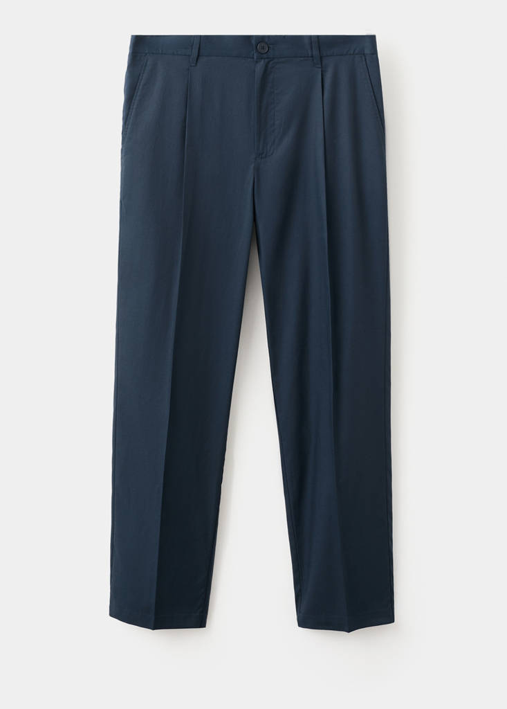 Regular-fit pleated flowy trousers — Navy