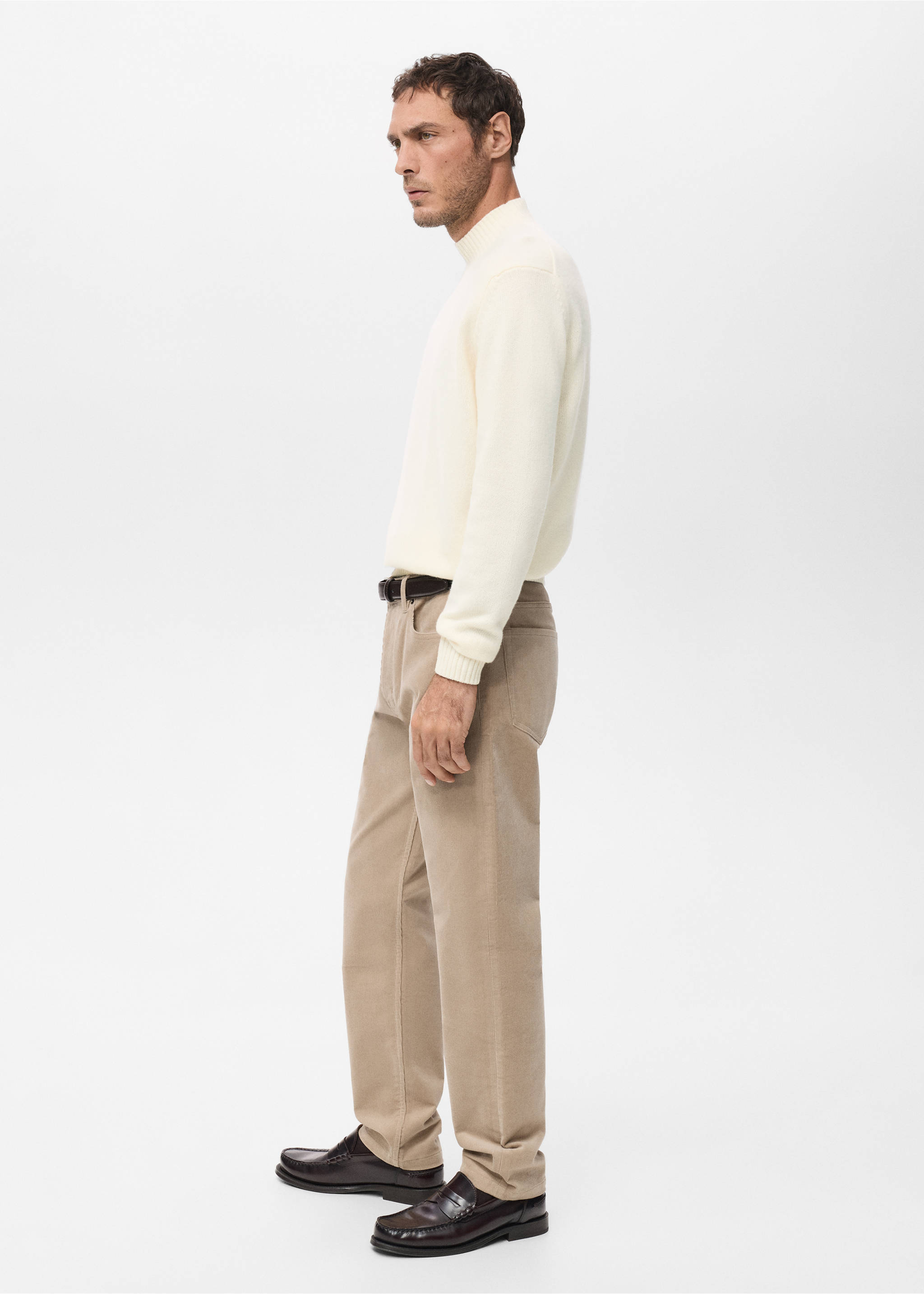 Corduroy regular-fit trousers - Details of the article 6, Sand. Ref: 27011192-00.