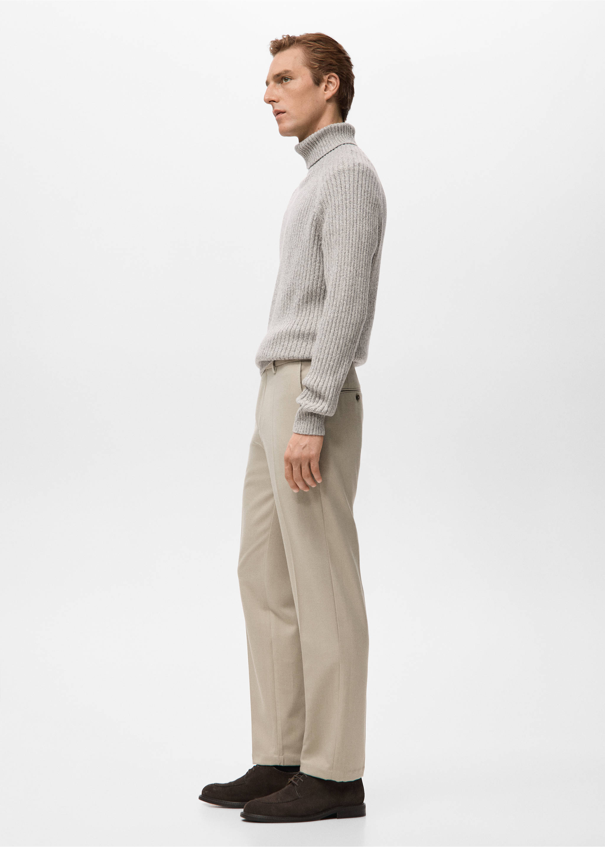 Fluid regular-fit trousers - Details of the article 2, Sand. Ref: 27011193-00.