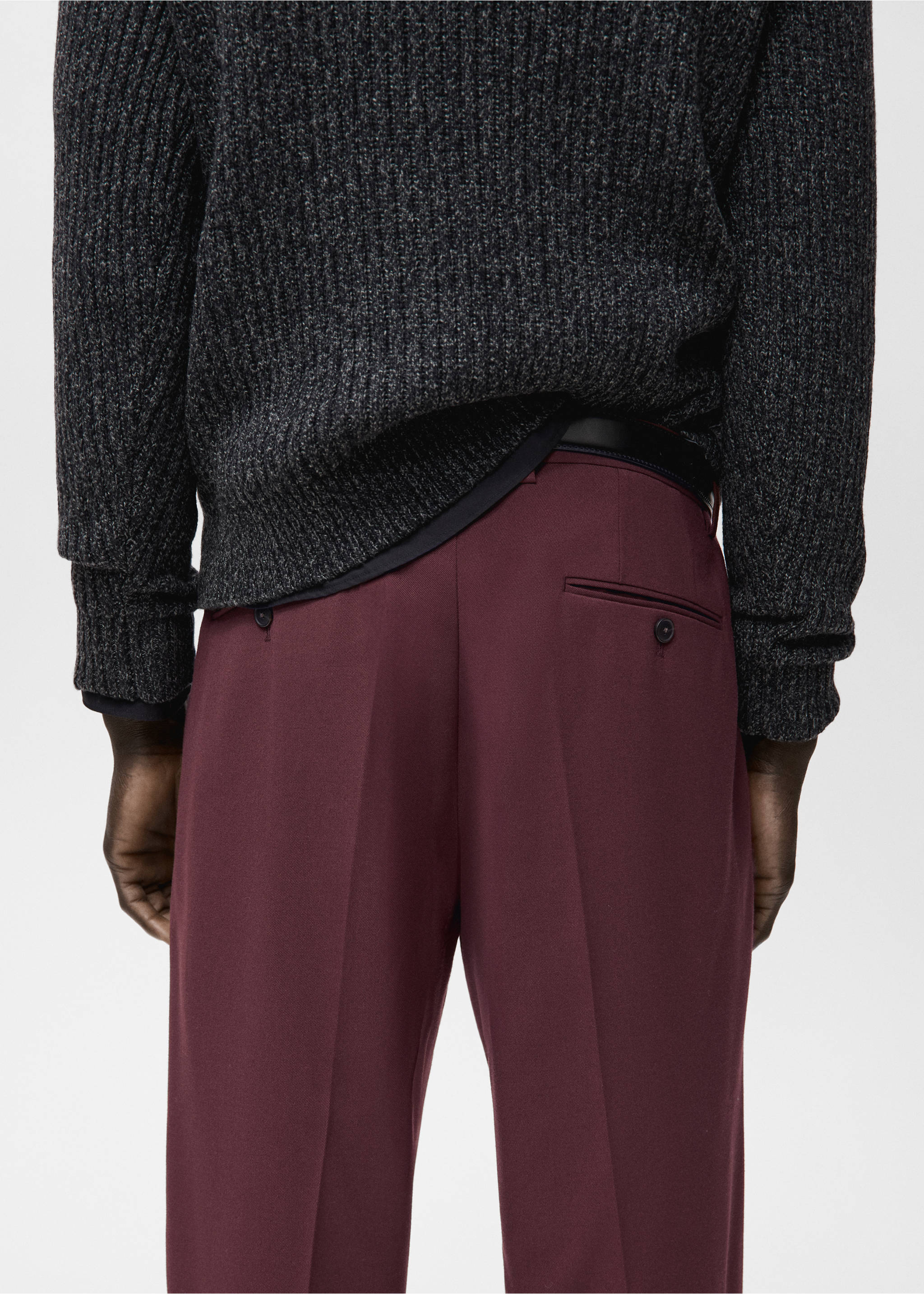 Fluid regular-fit trousers - Details of the article 3, Burgundy. Ref: 27011194-00.