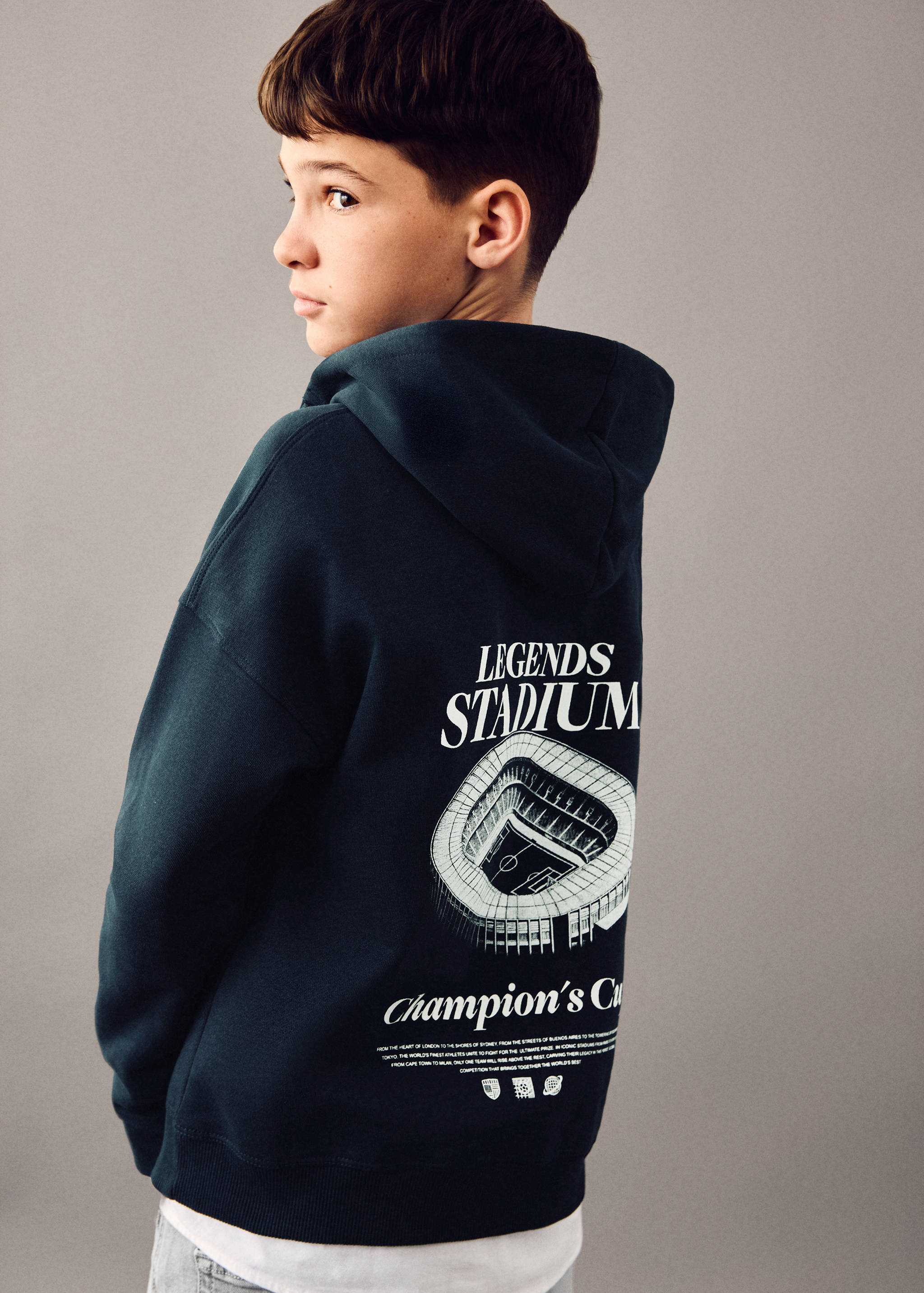 Sudadera estampada capucha - Plano medio