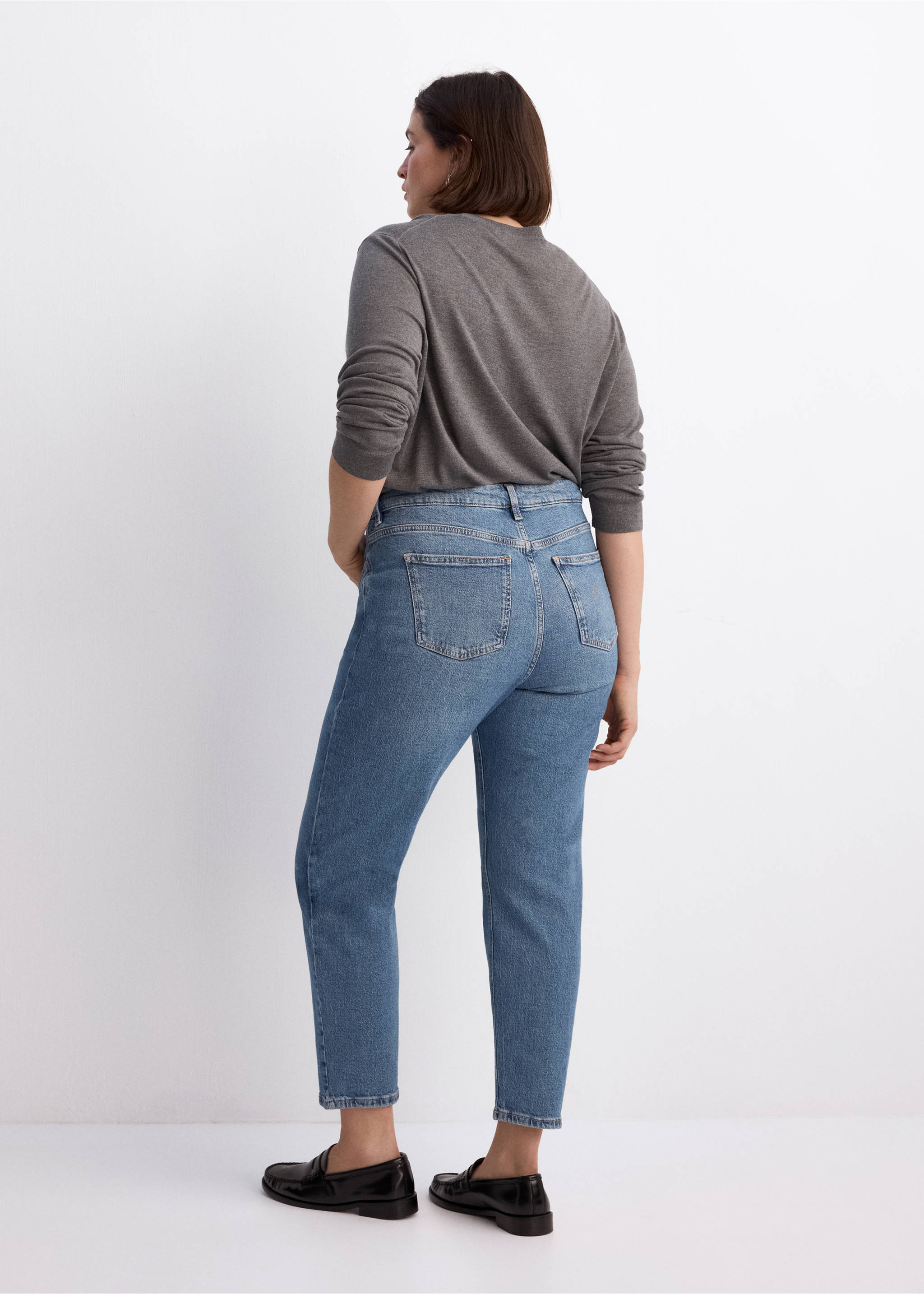 Newmom comfort high-rise jeans - Details of the article 4, Medium Blue. Ref: 27011242-00.