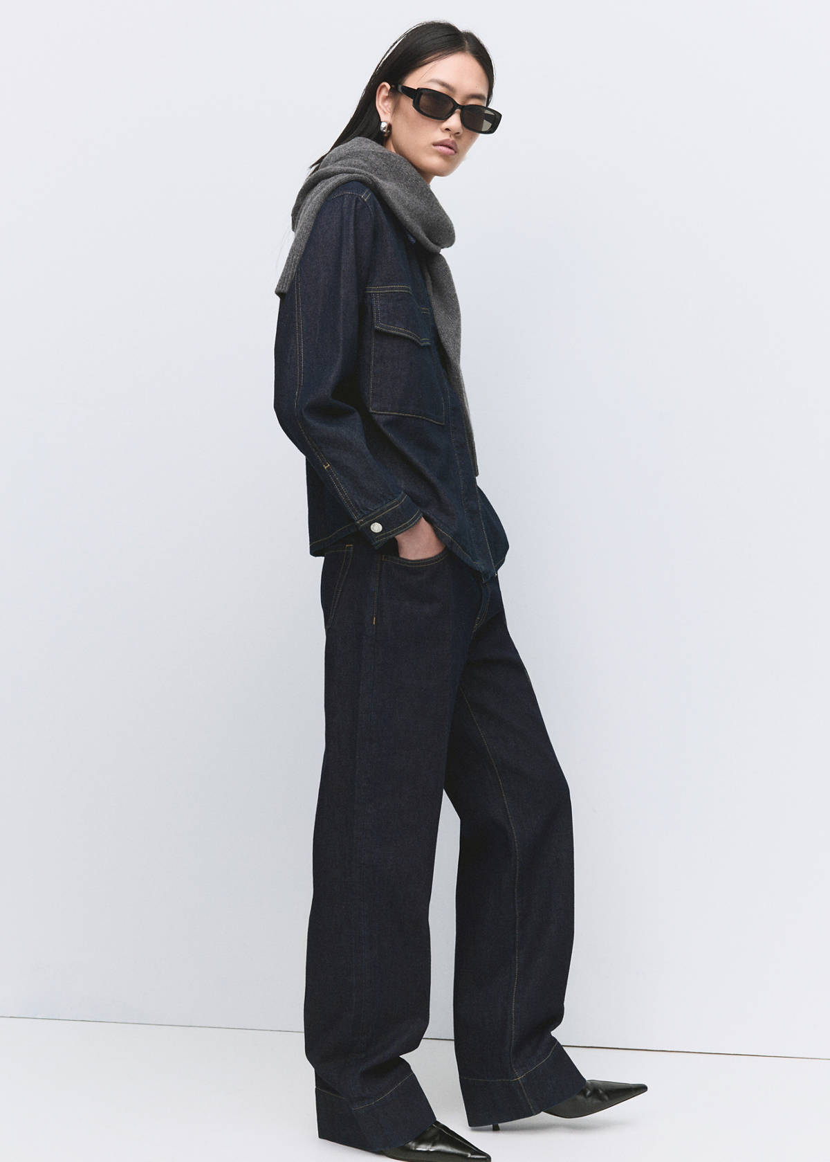 Straight-leg jeans with seam stitching — Dark Blue