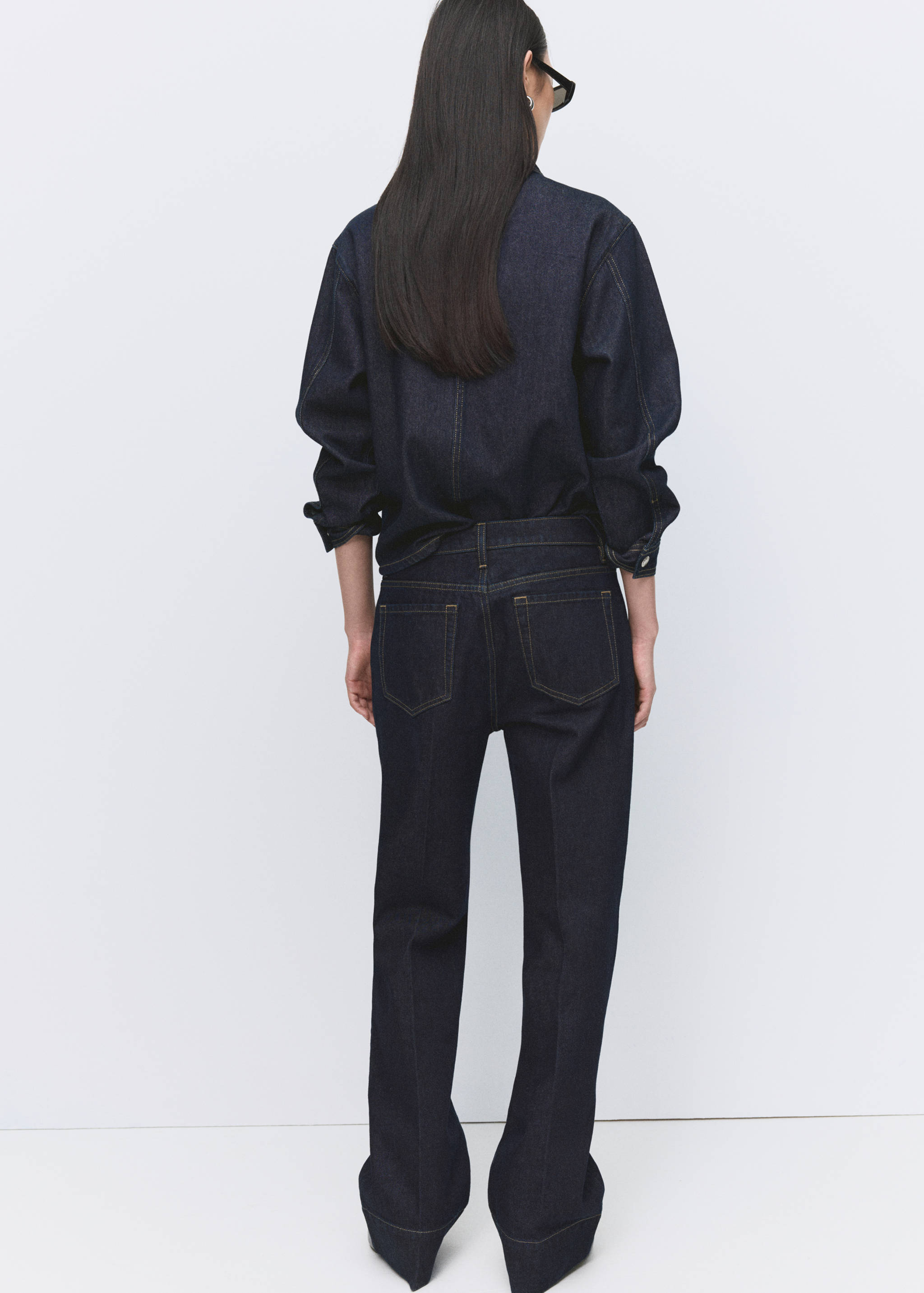 Straight-leg jeans with seam stitching - Reverse of the article