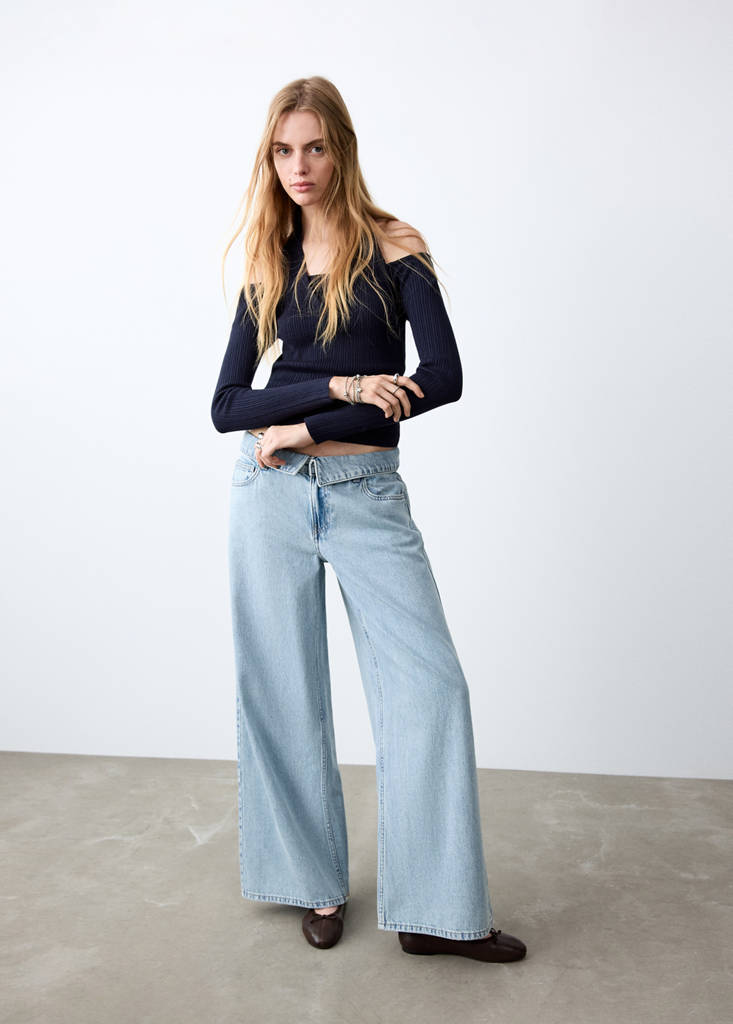 Low-waist jeans with turn-ups — Light Blue